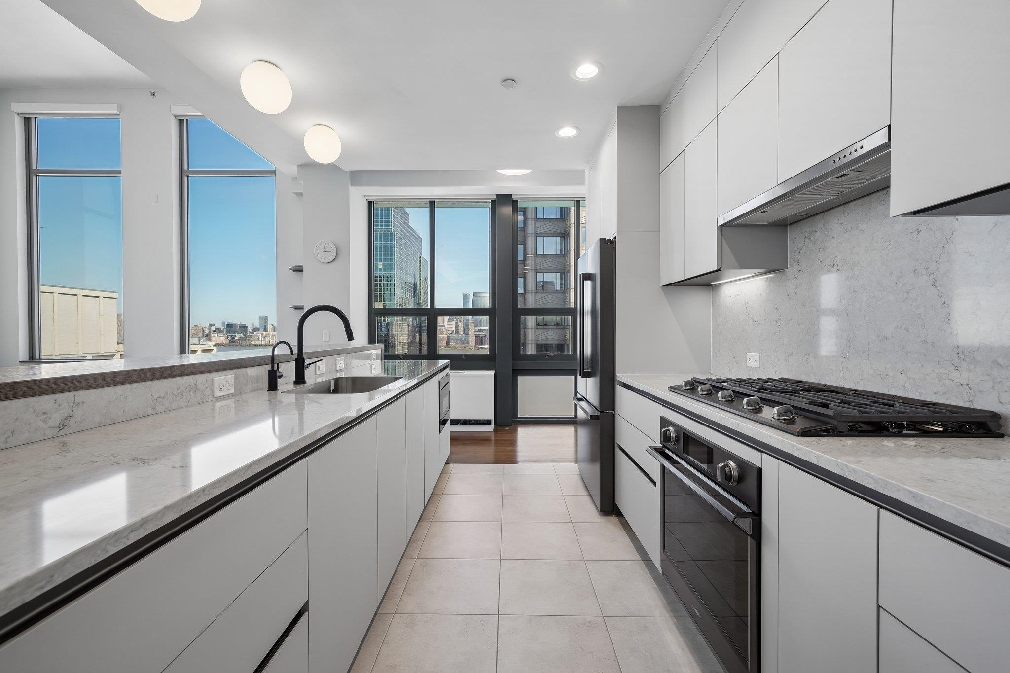 105 GREENE ST Unit: 1901
