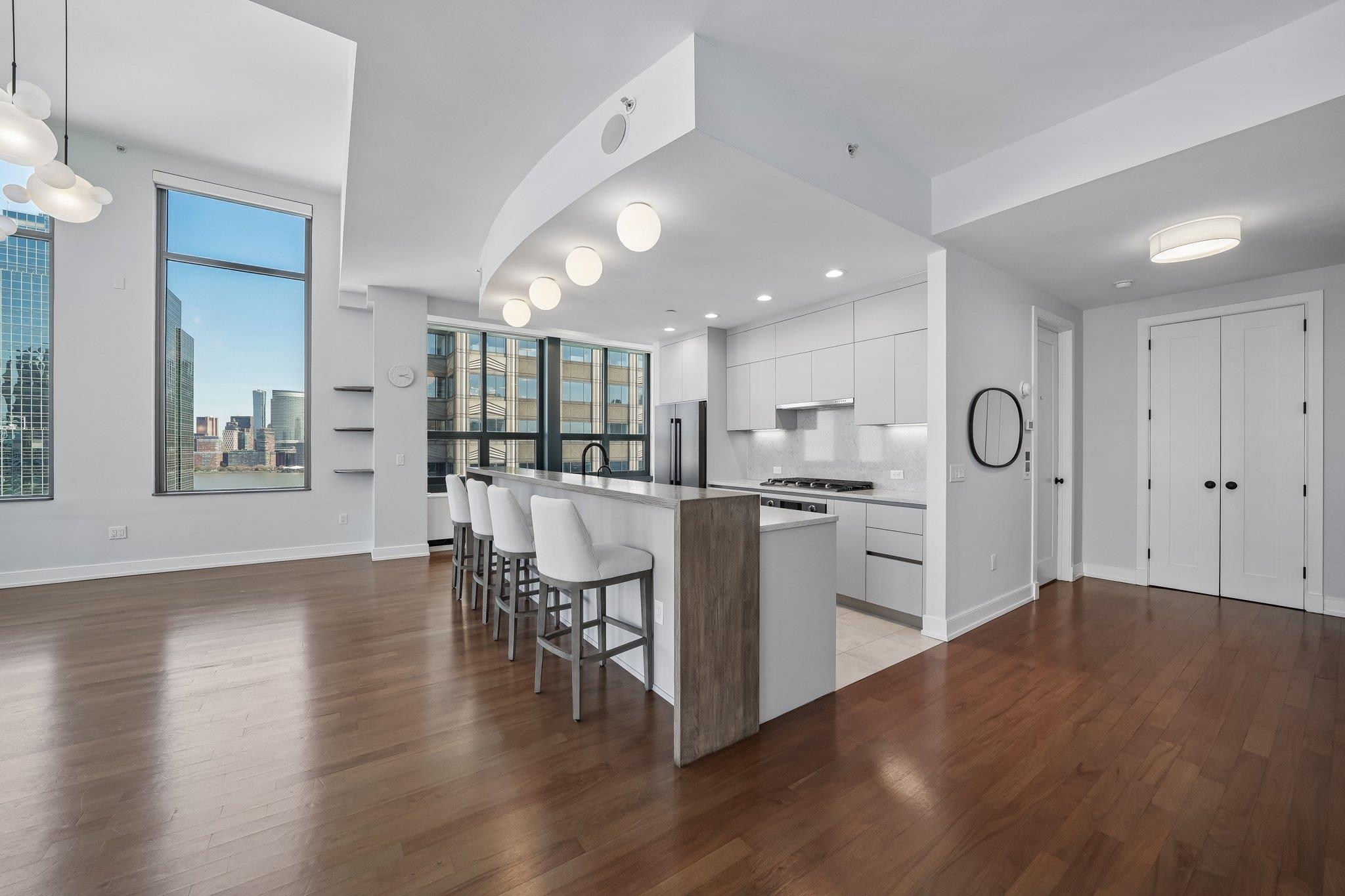 105 GREENE ST Unit: 1901