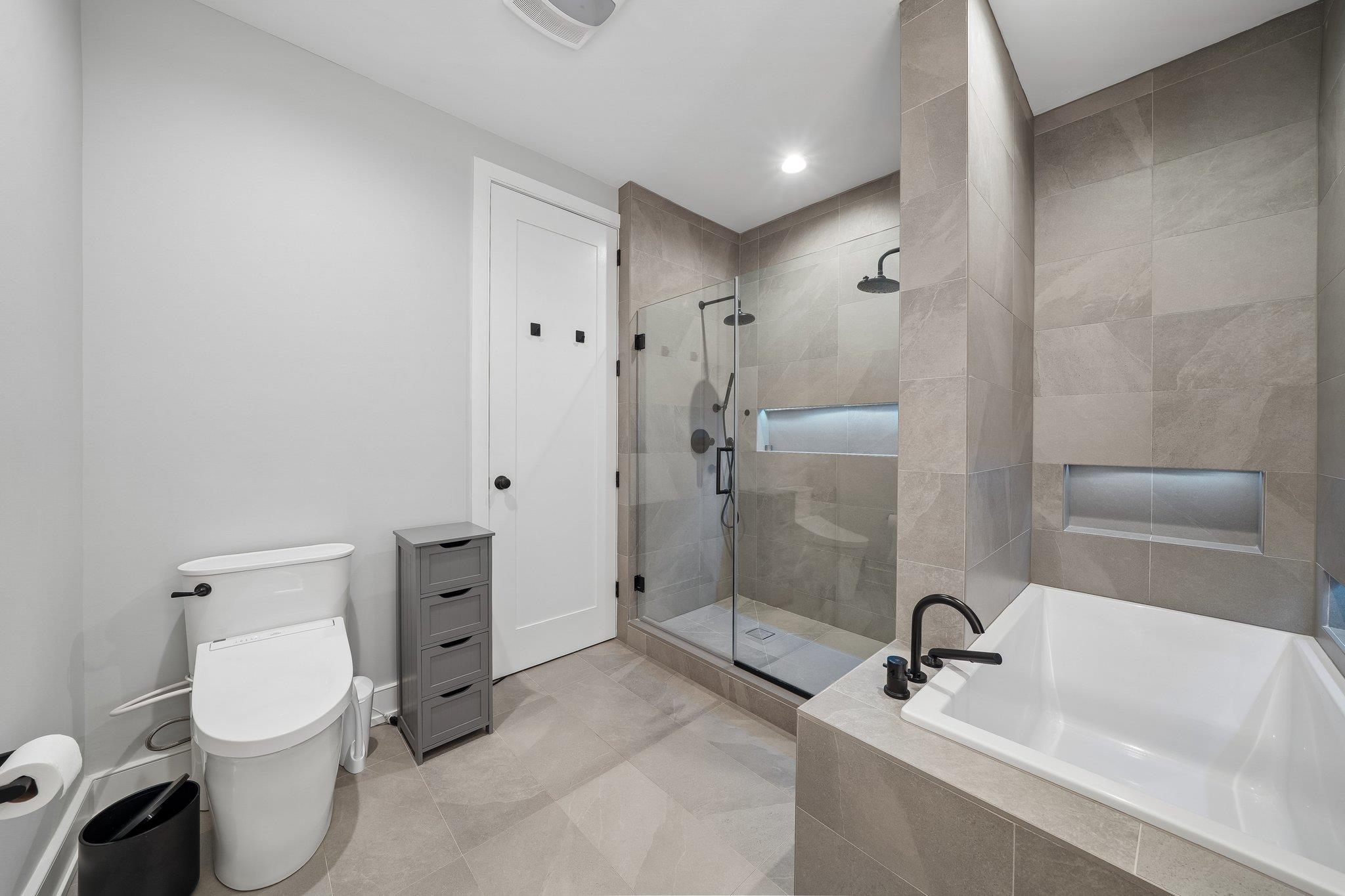105 GREENE ST Unit: 1901