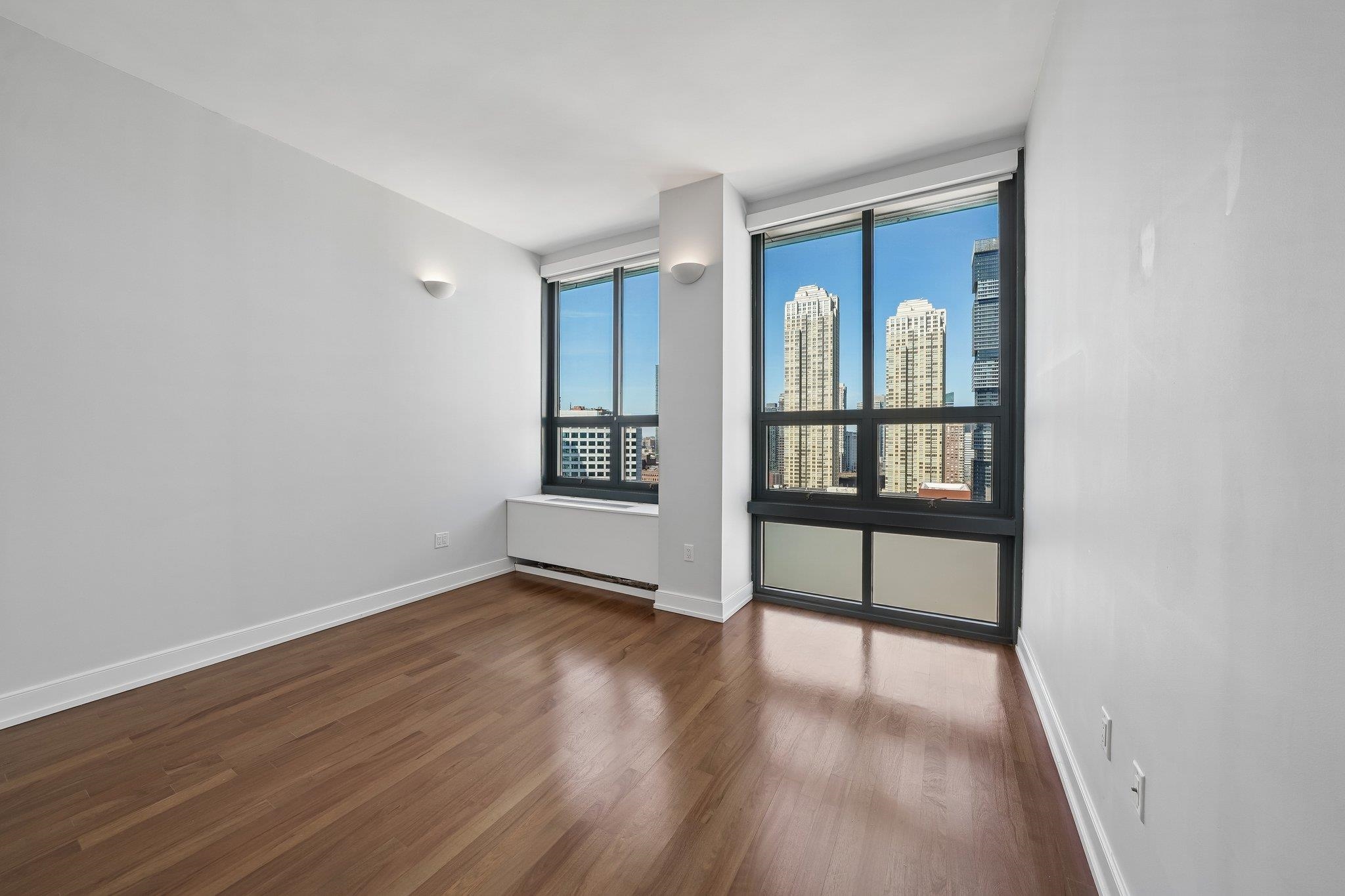 105 GREENE ST Unit: 1901
