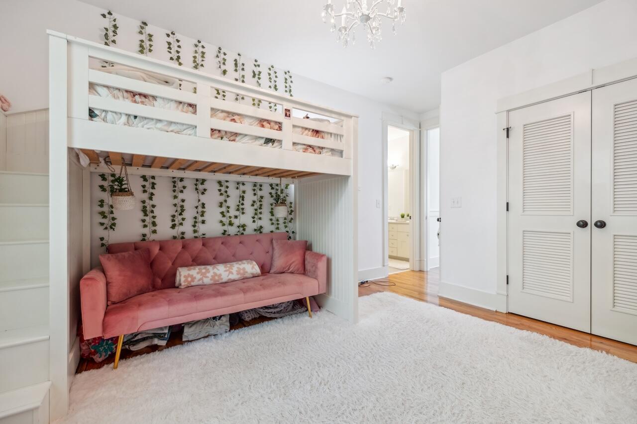 22 Frogmore Road