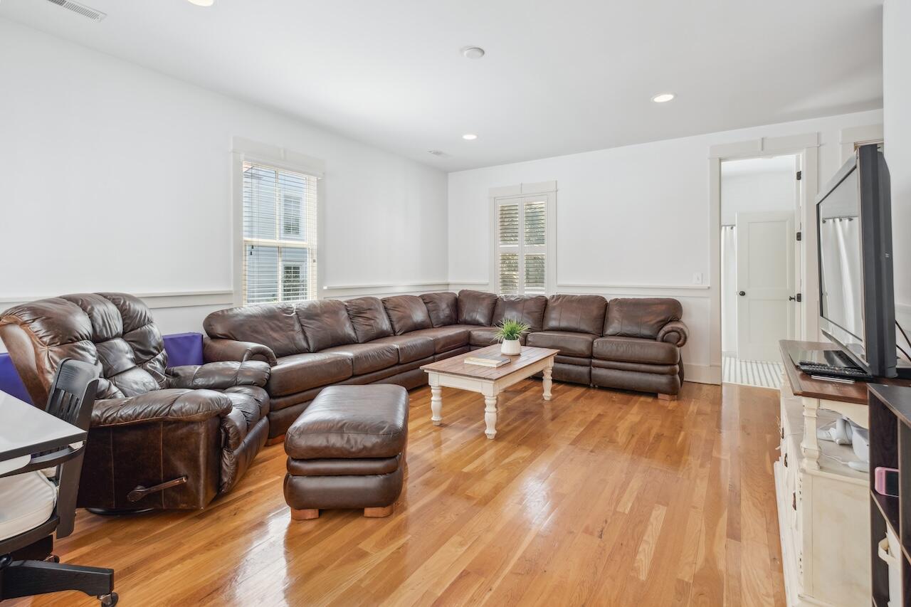 22 Frogmore Road