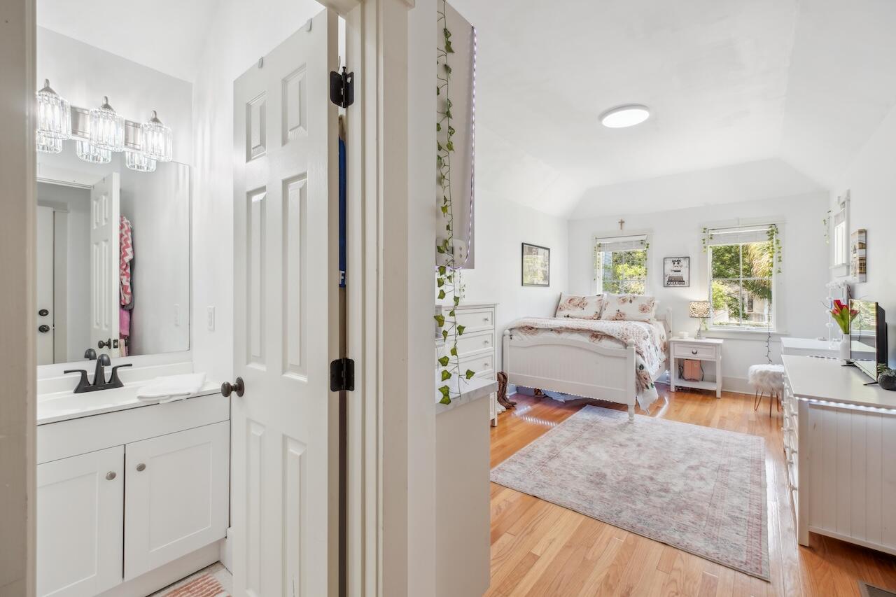 22 Frogmore Road