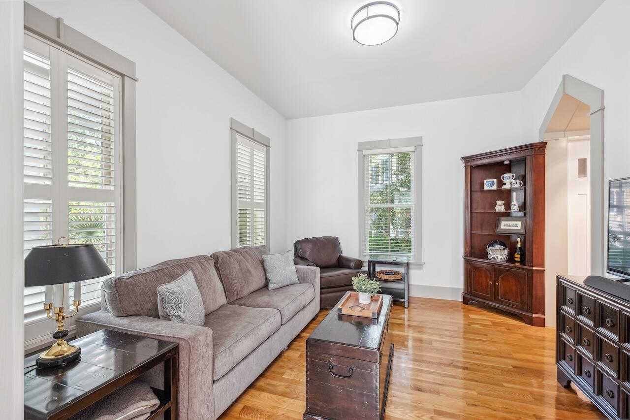 22 Frogmore Road