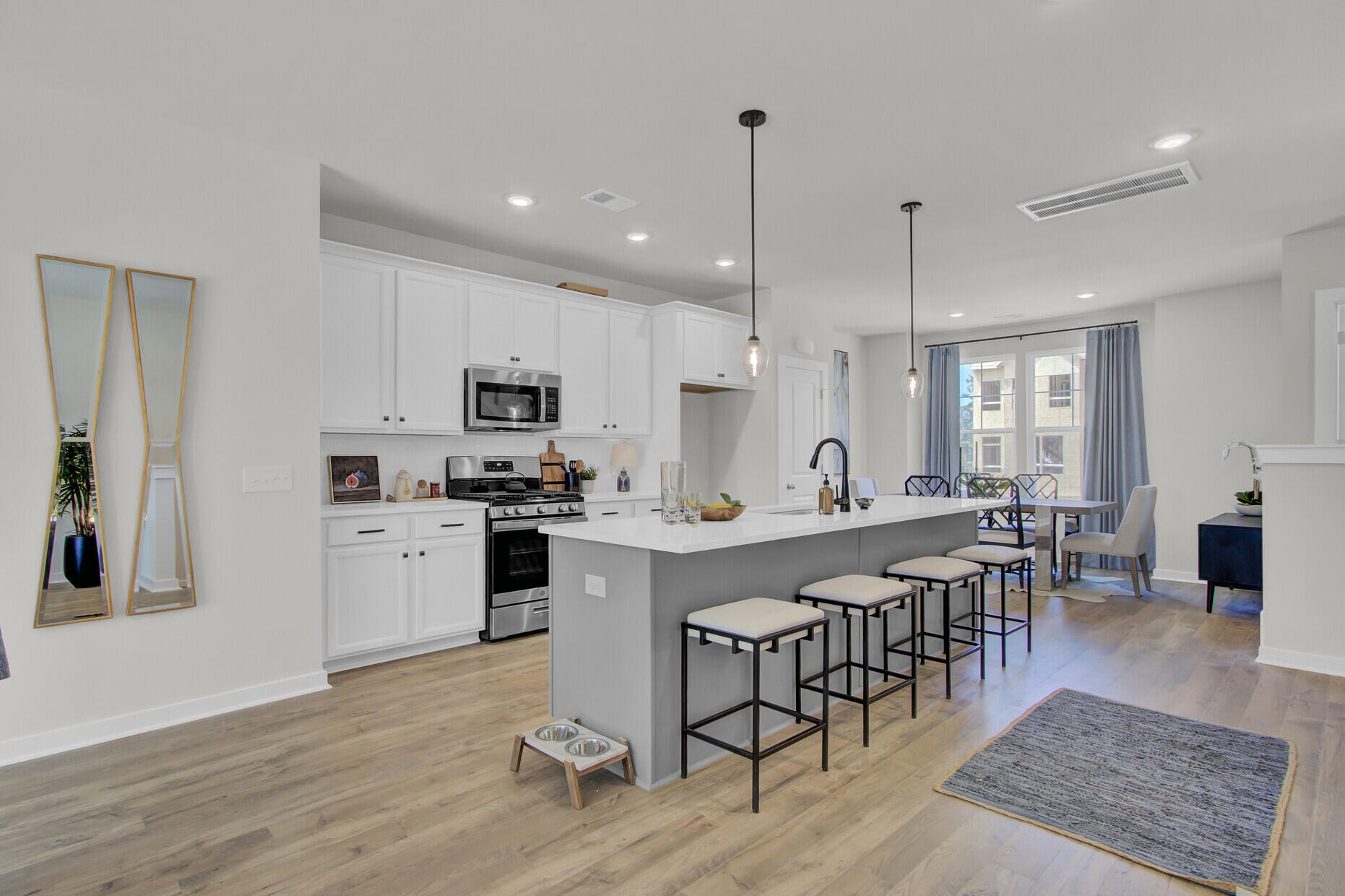 469 Caledon Court