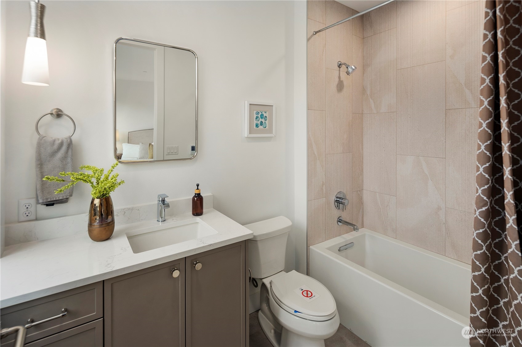 317 5th Avenue Unit: PH304