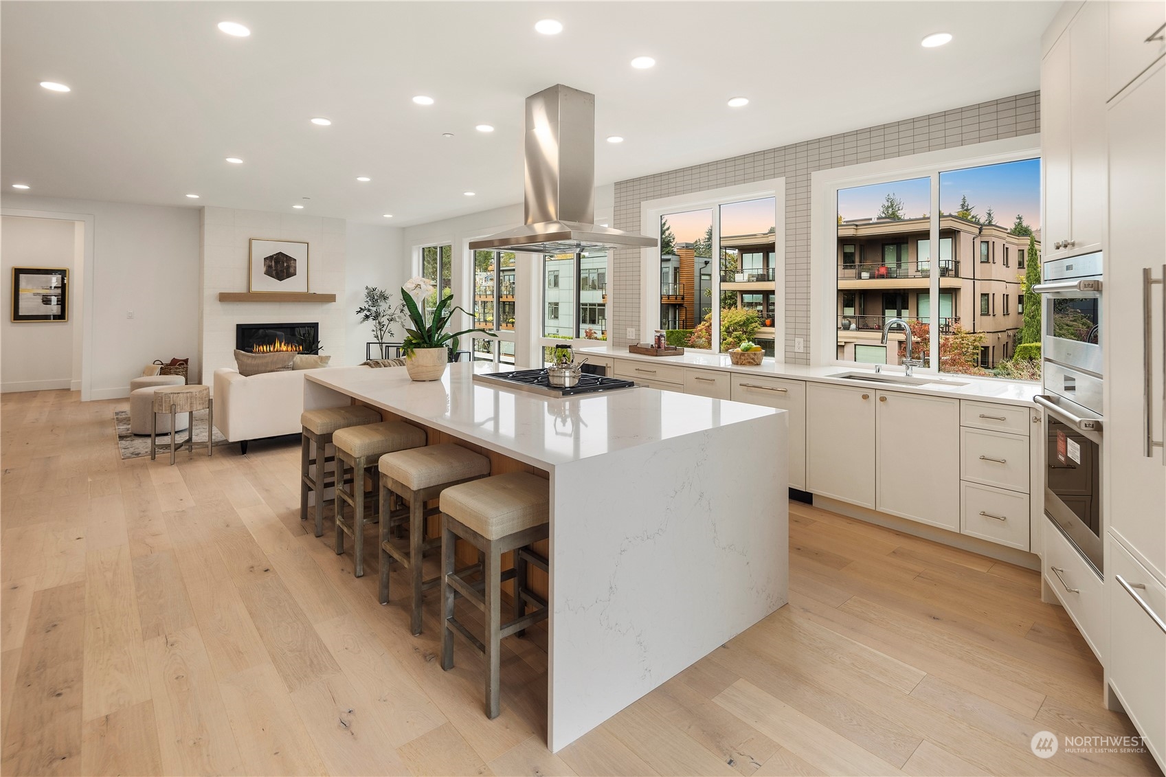 317 5th Avenue Unit: PH304