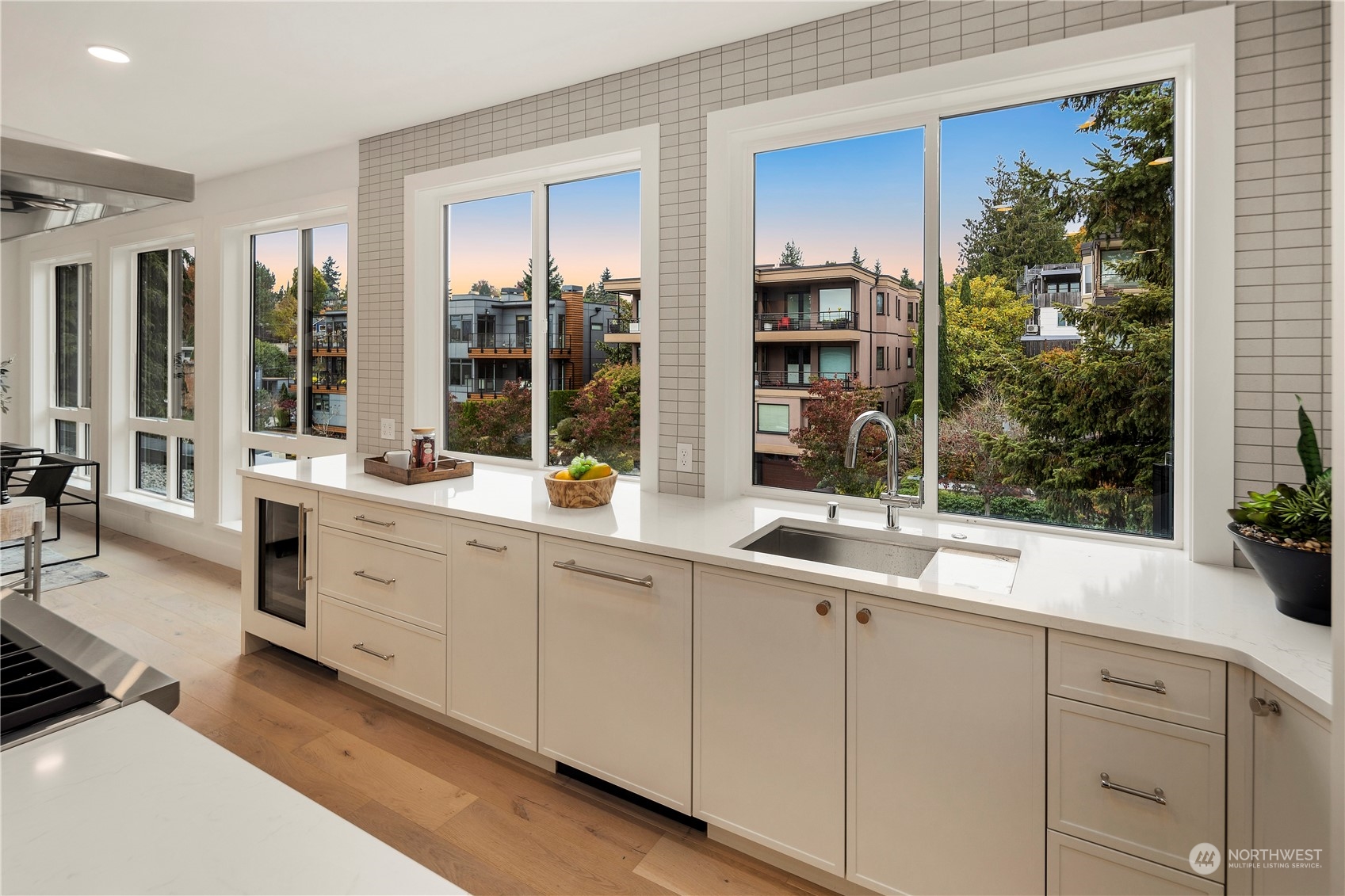 317 5th Avenue Unit: PH304