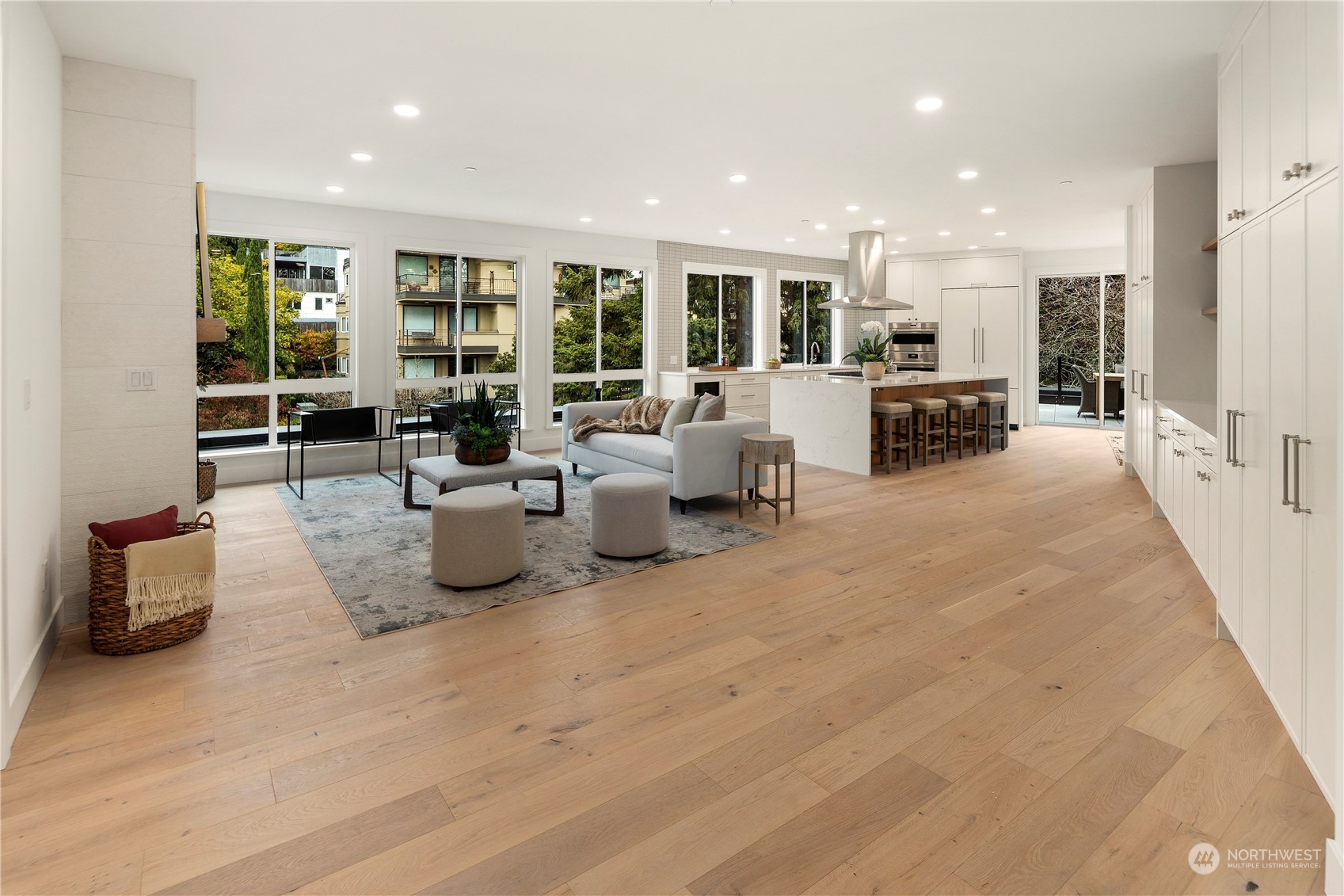 317 5th Avenue Unit: PH304