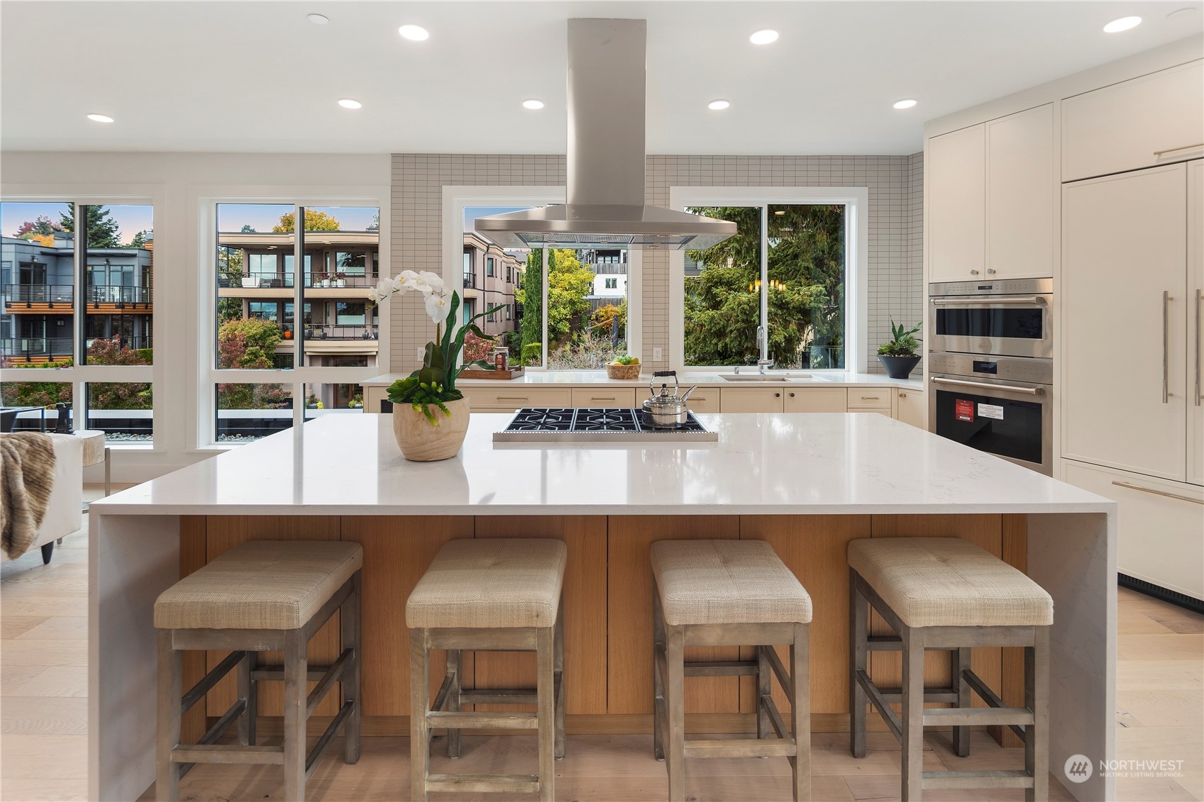 317 5th Avenue Unit: PH304