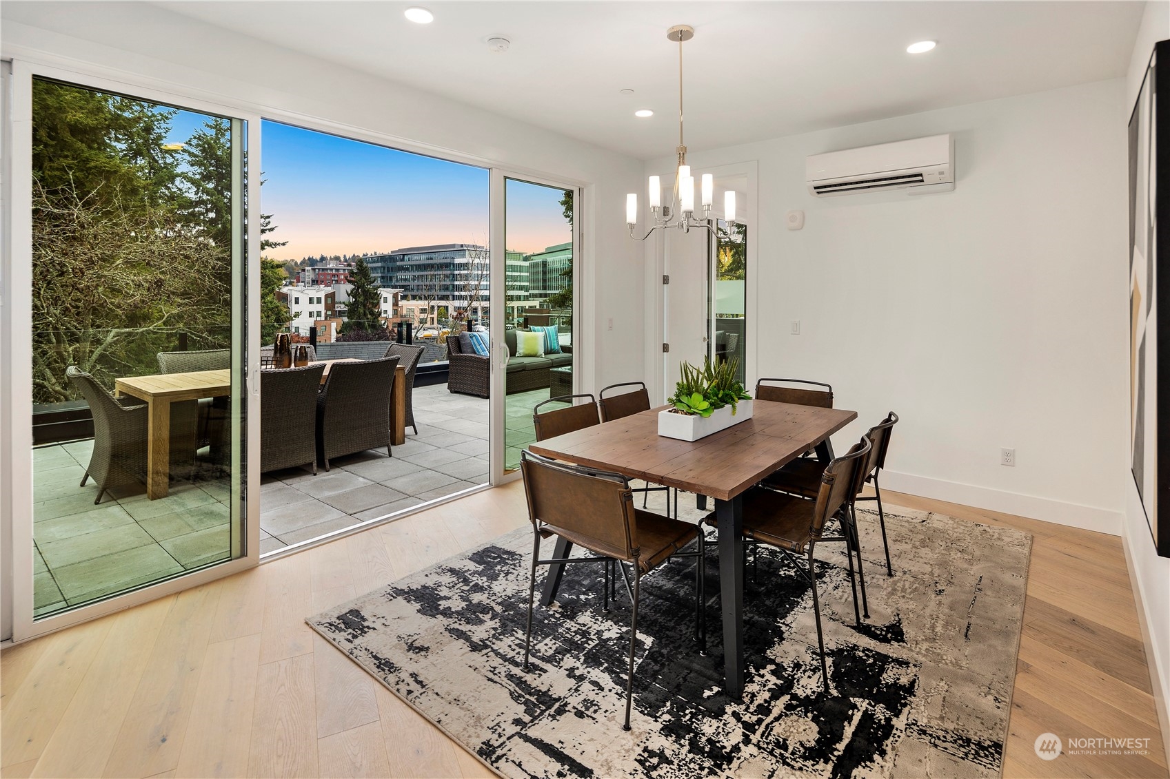 317 5th Avenue Unit: PH304