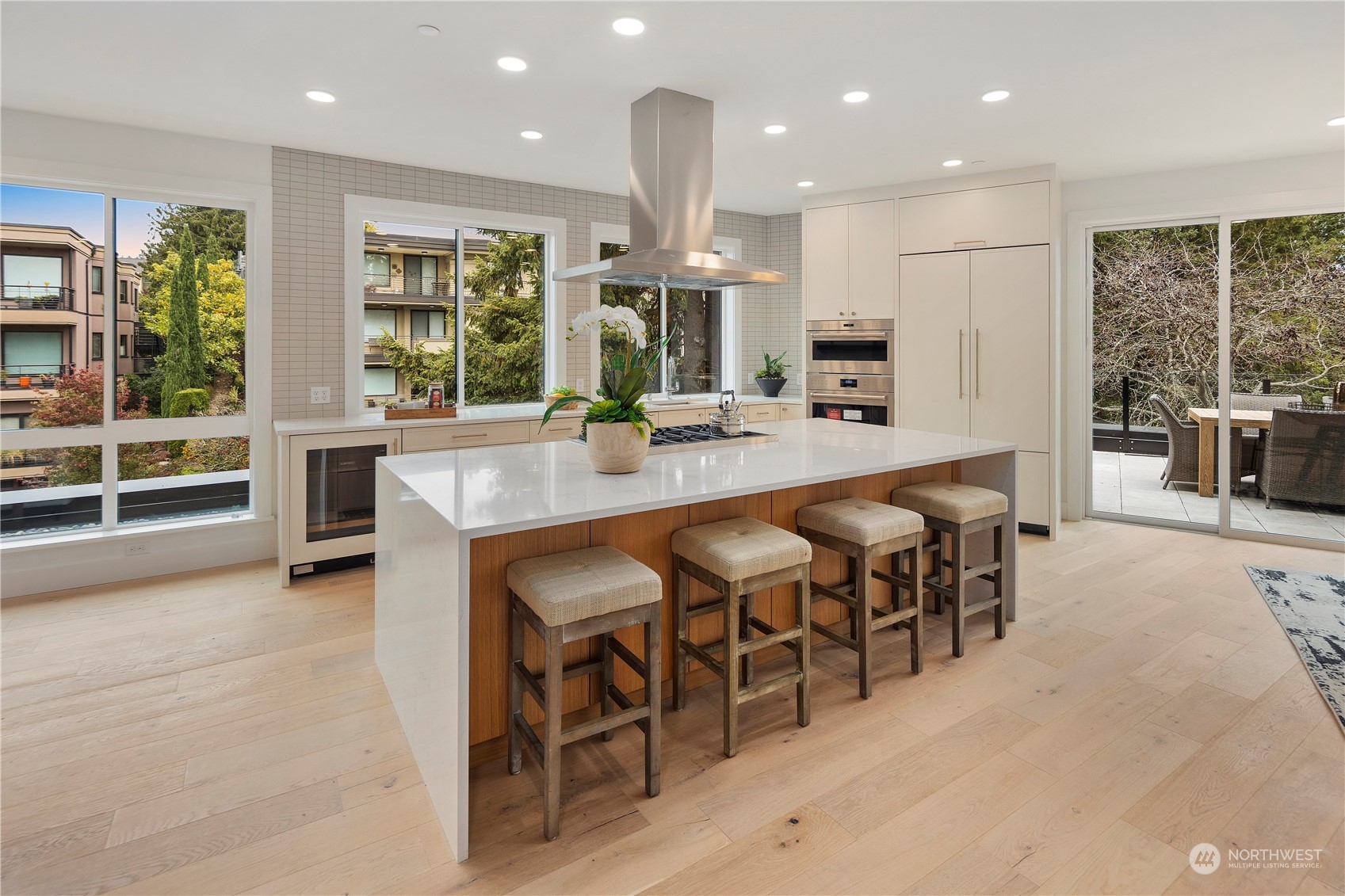 317 5th Avenue Unit: PH304