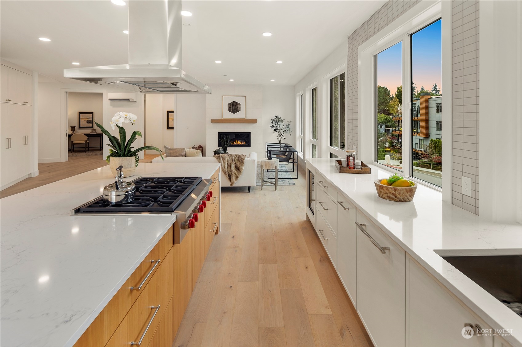 317 5th Avenue Unit: PH304