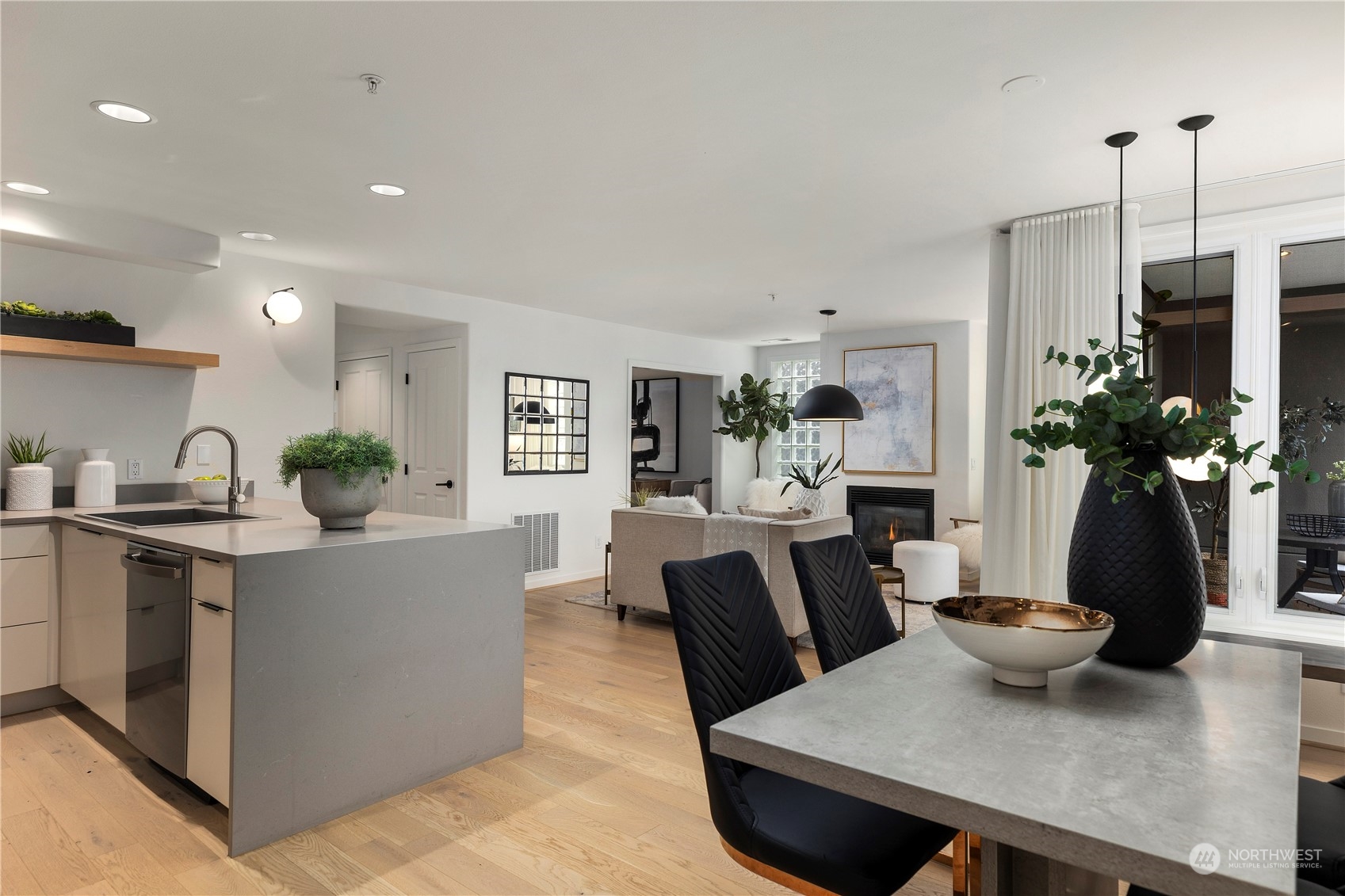 225 4th Avenue Unit: A409