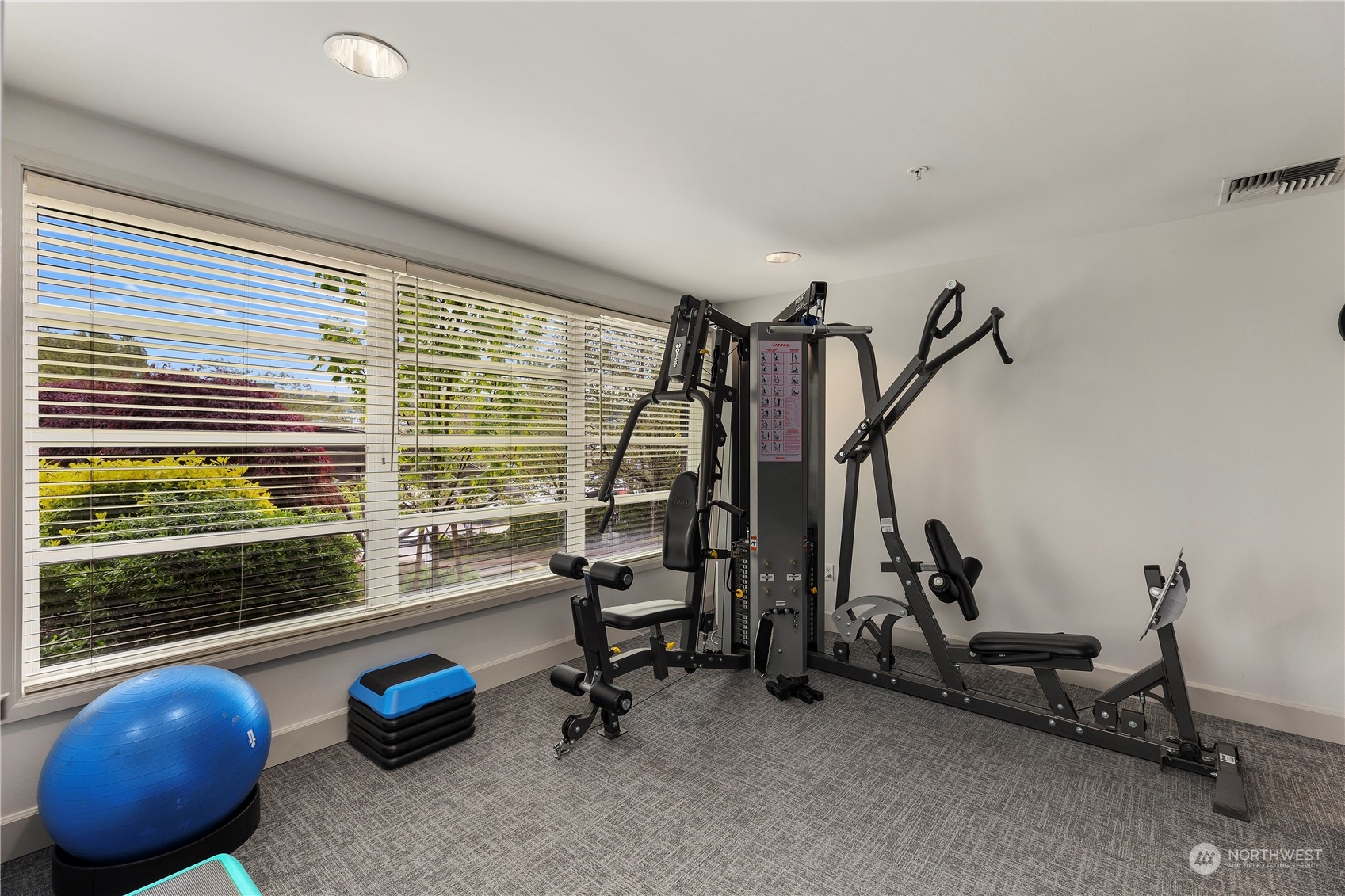 225 4th Avenue Unit: A409