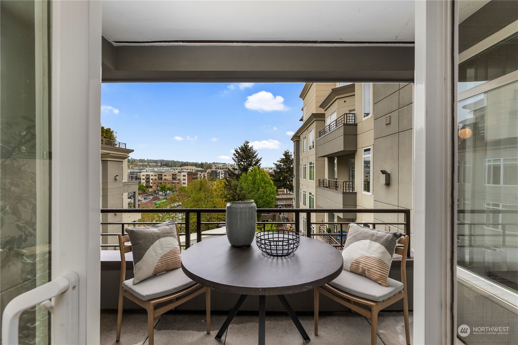 225 4th Avenue Unit: A409