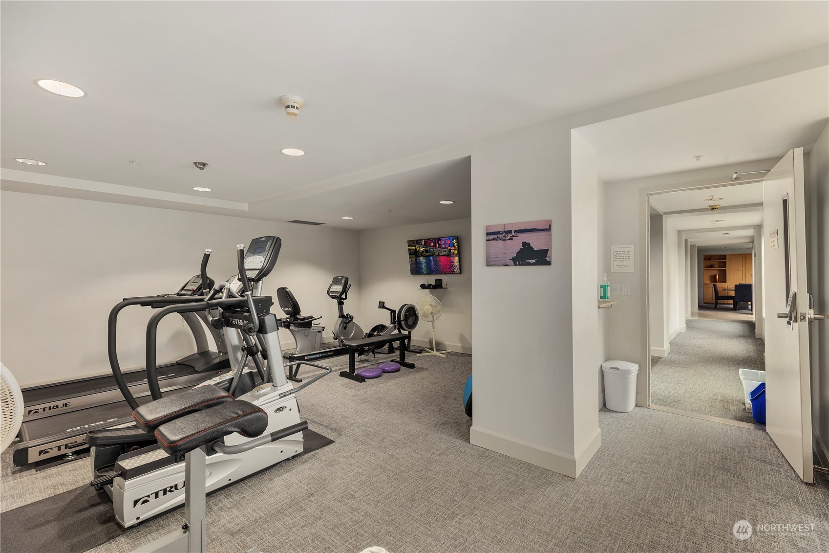 225 4th Avenue Unit: A409