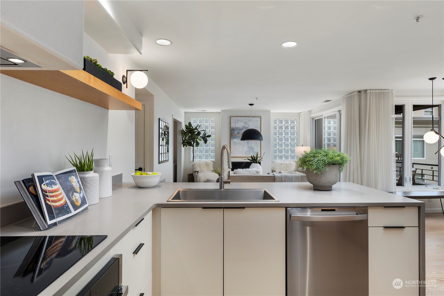 225 4th Avenue Unit: A409