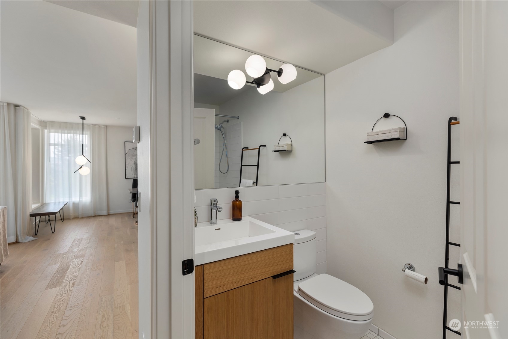 225 4th Avenue Unit: A409