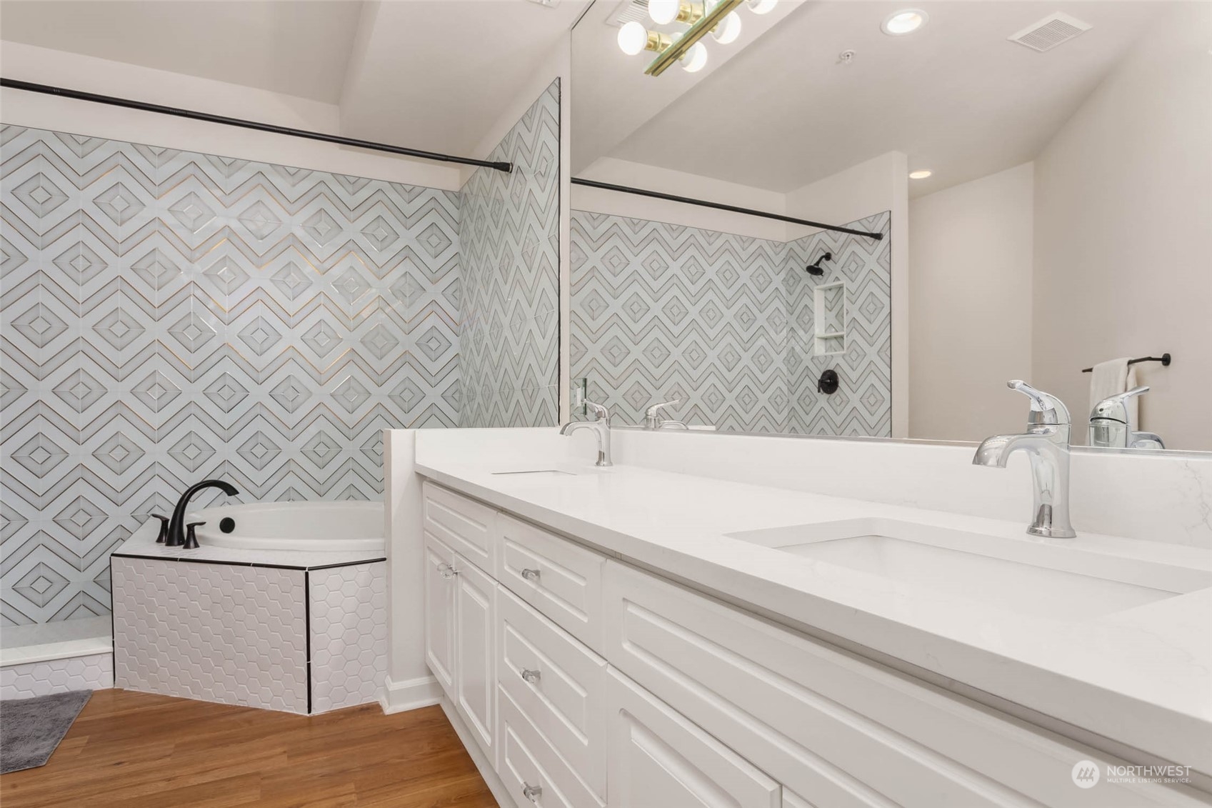 615 6th Street Unit: 304