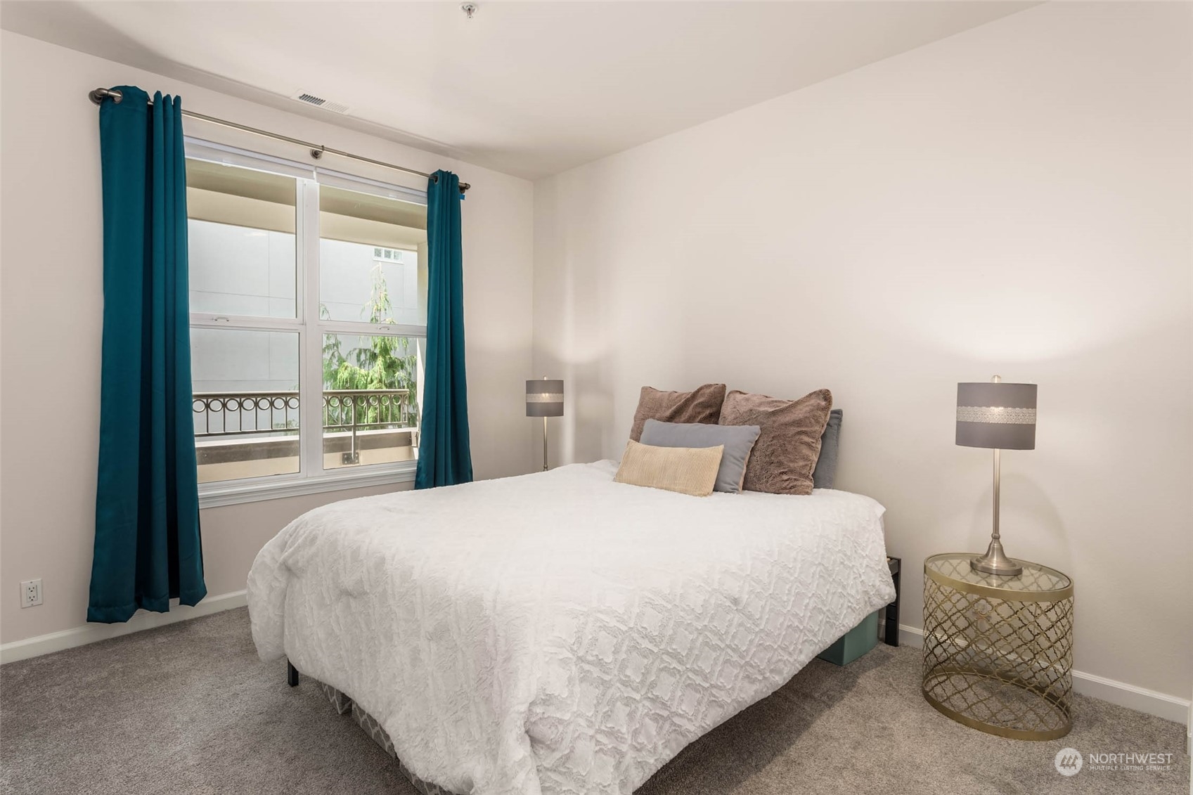 615 6th Street Unit: 304