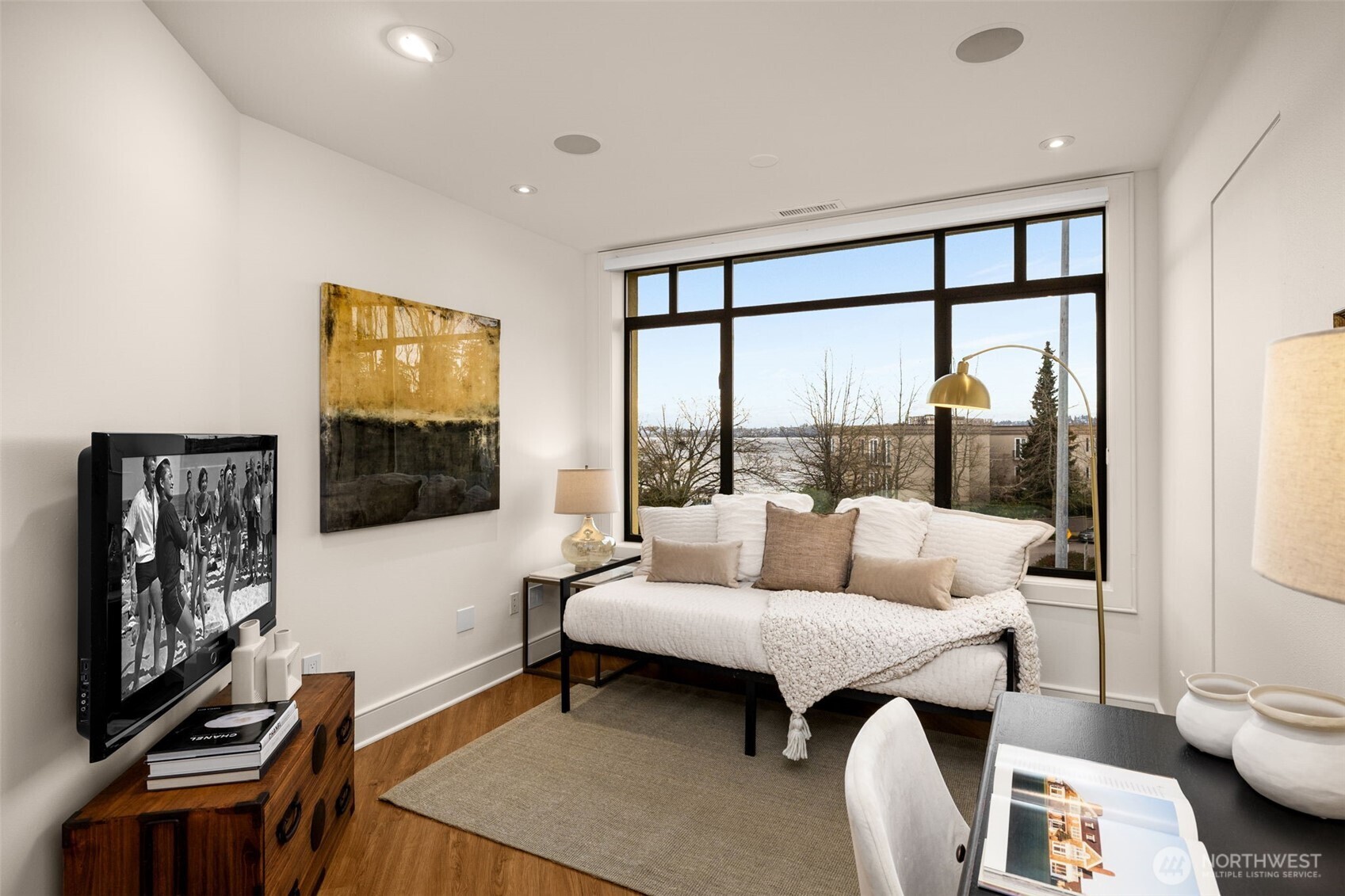 210 Market Street Unit: 303