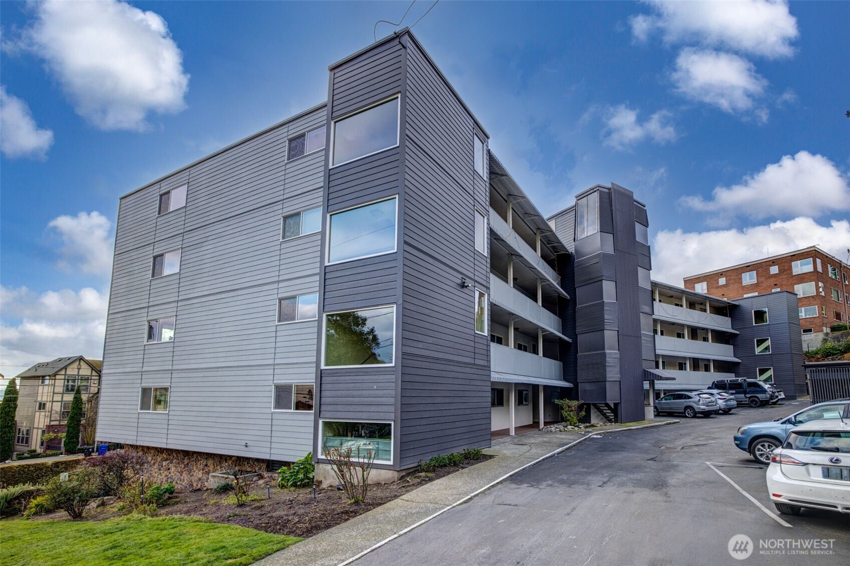 500 W Olympic Place Unit: 101