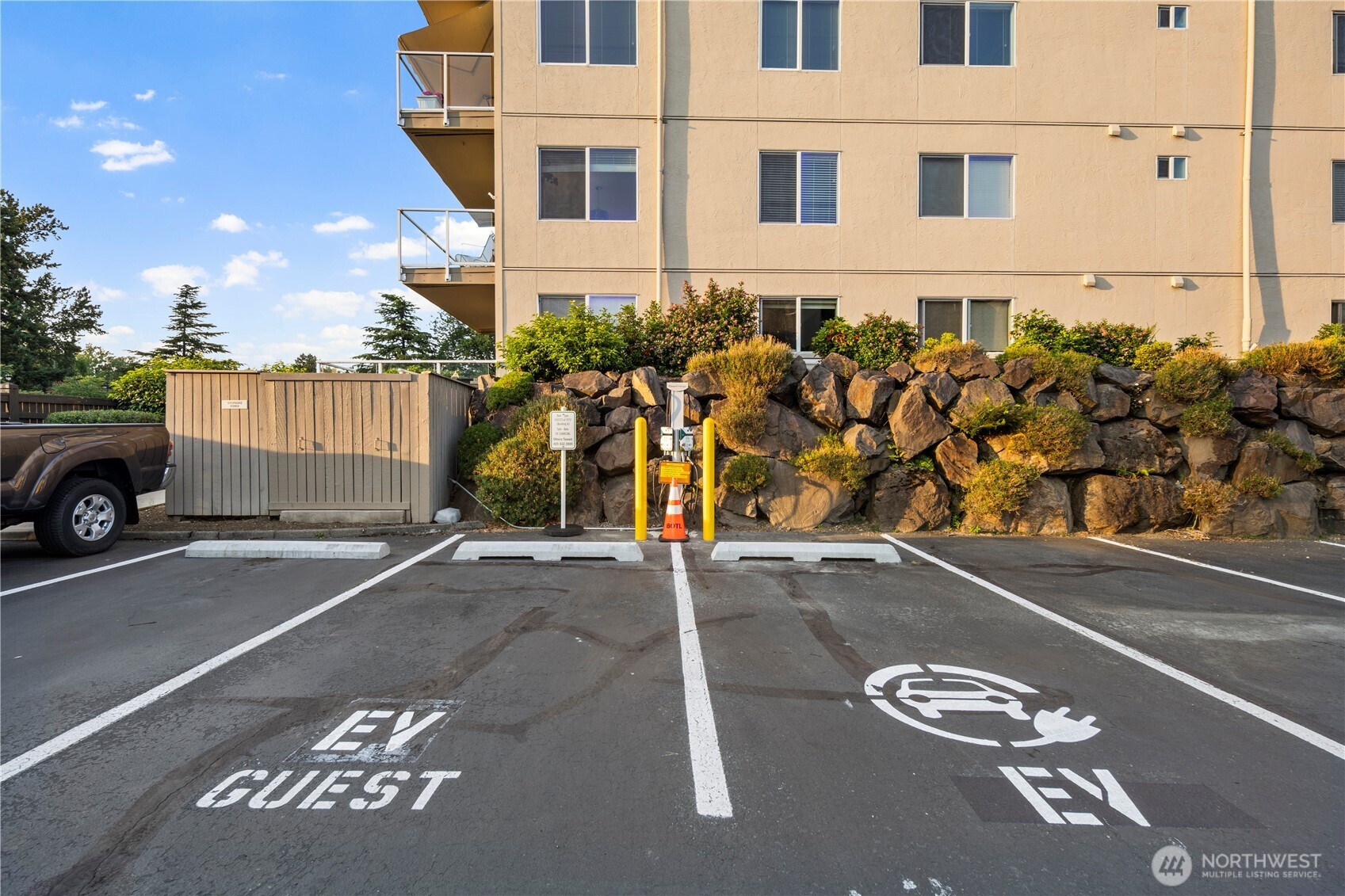 9717 NE Juanita Drive Unit: 301A