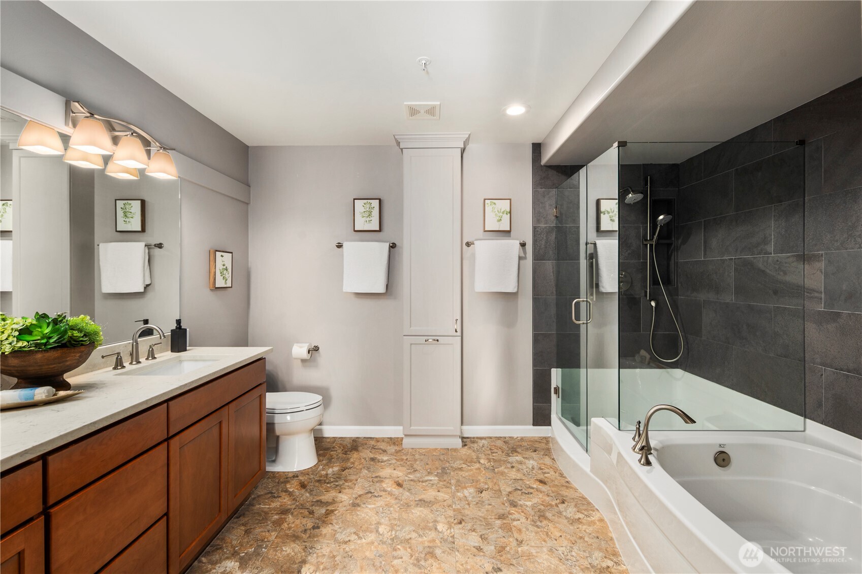 225 4th Avenue Unit: A504