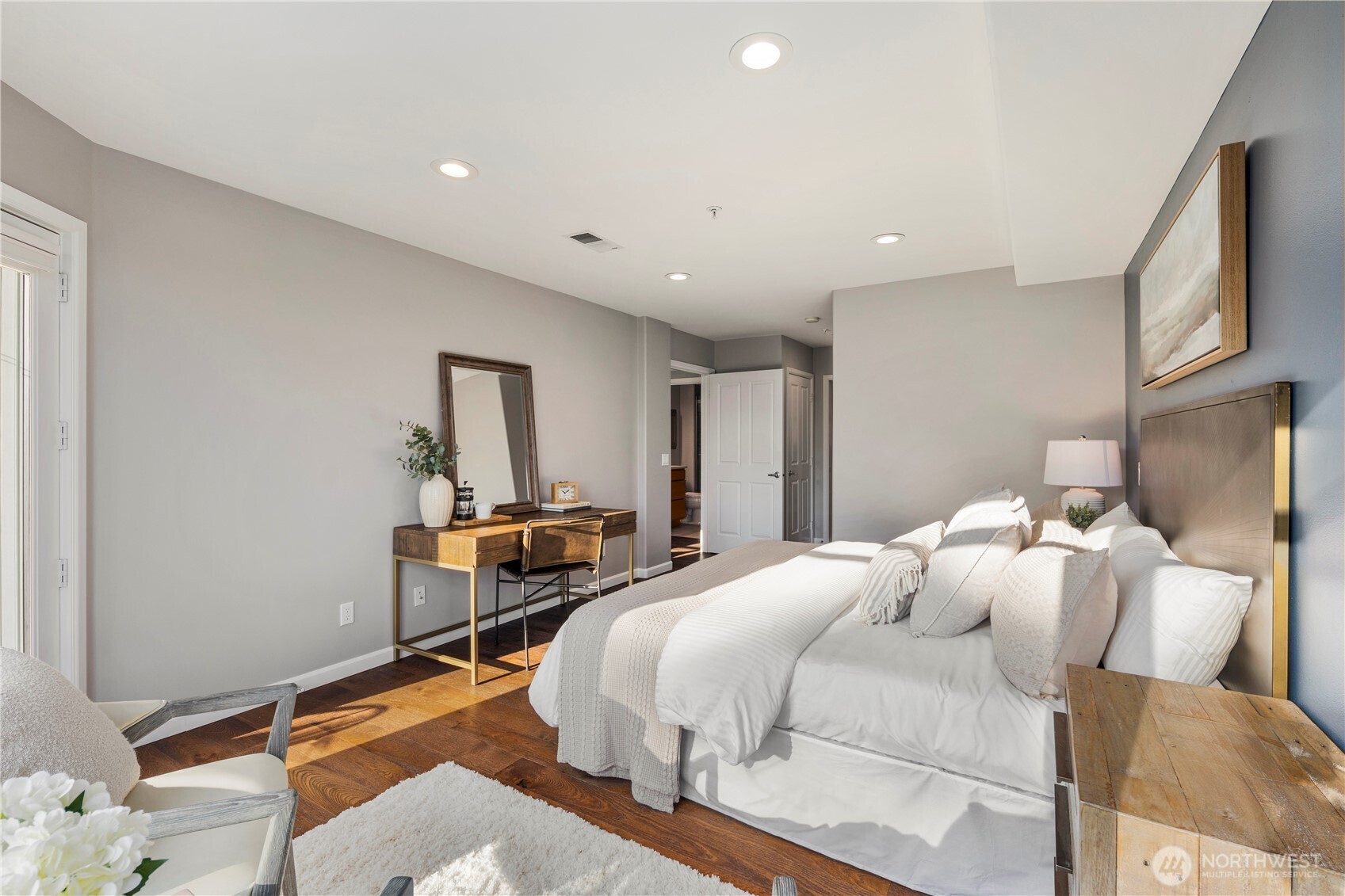 225 4th Avenue Unit: A504