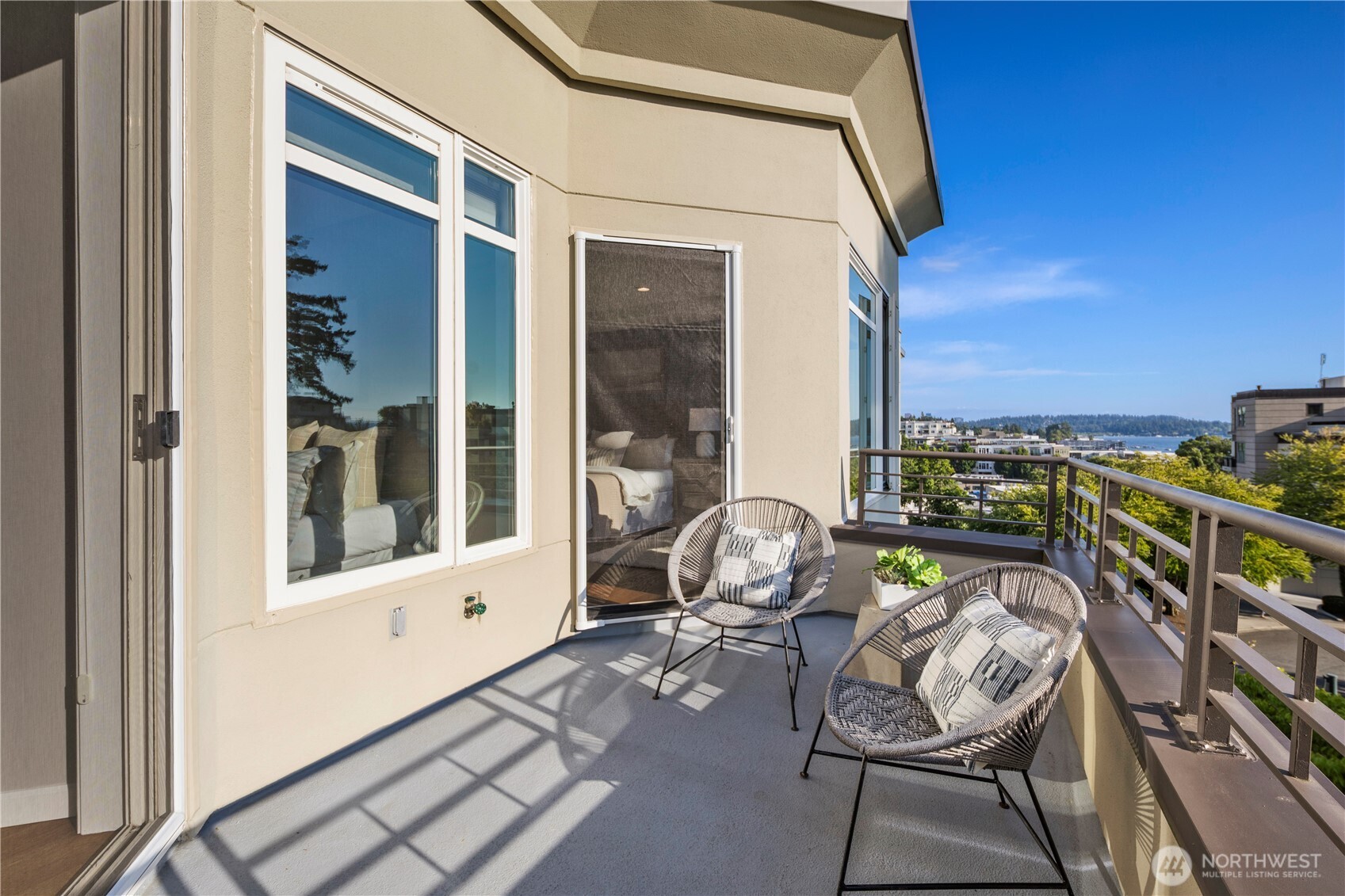 225 4th Avenue Unit: A504