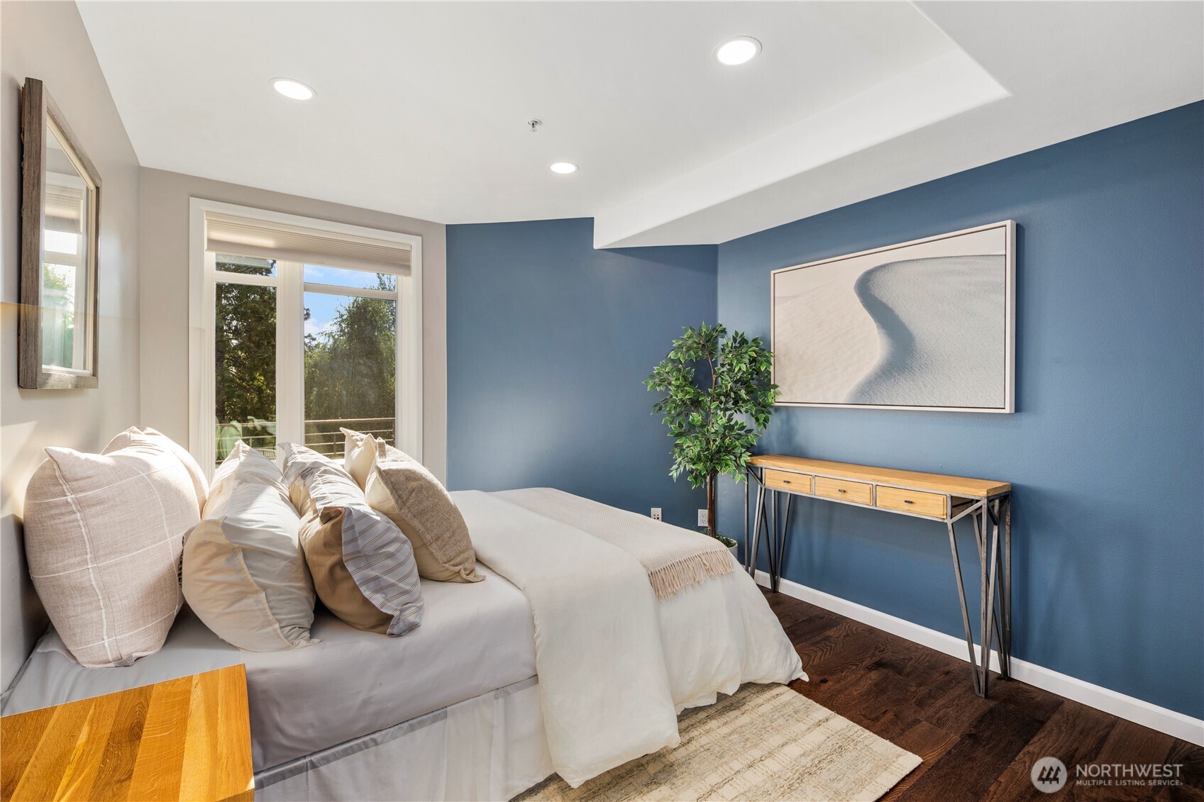 225 4th Avenue Unit: A504