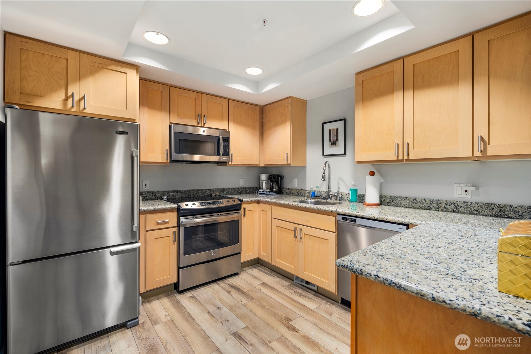 225 4th Avenue Unit: A504