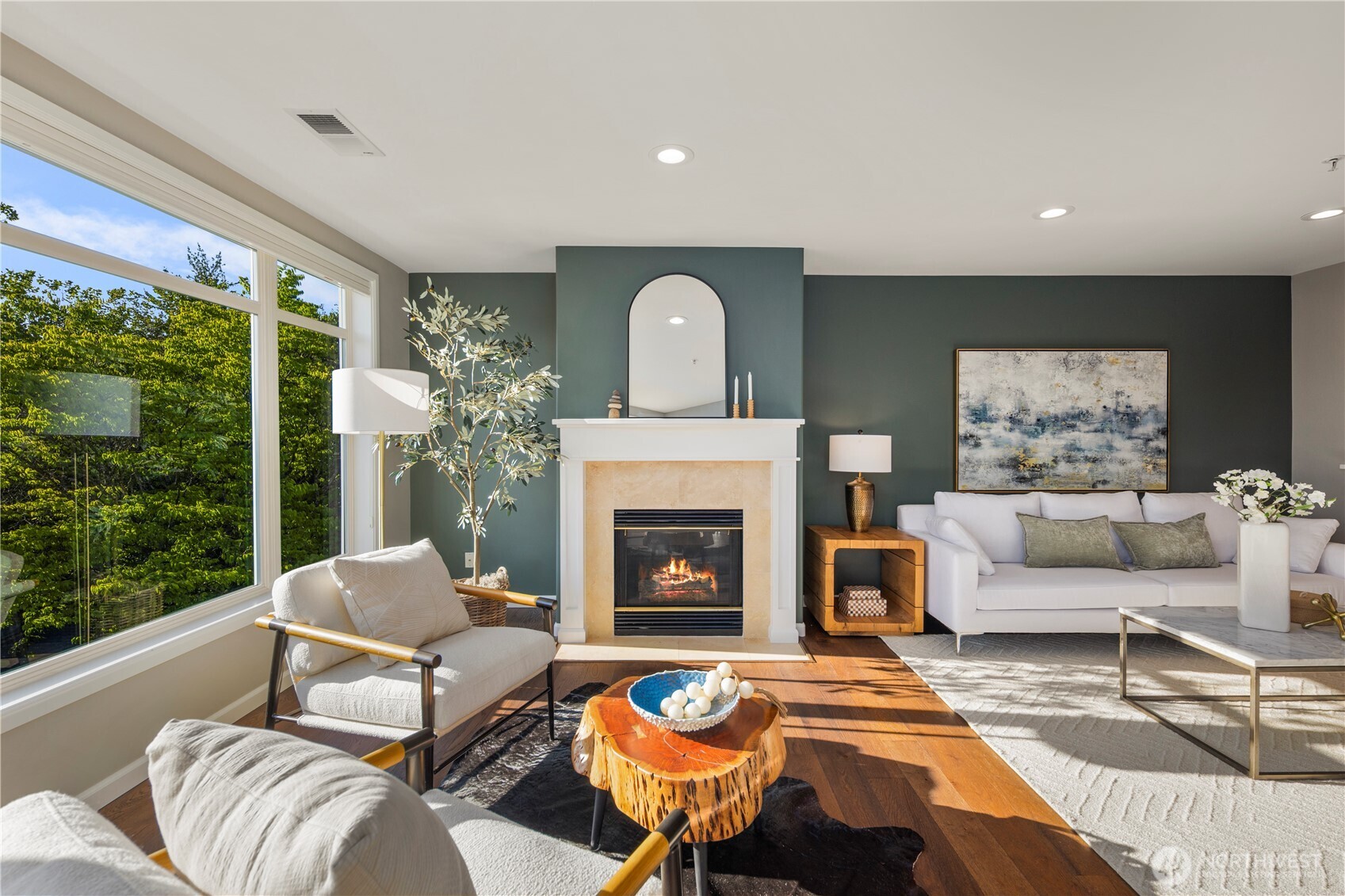 225 4th Avenue Unit: A504