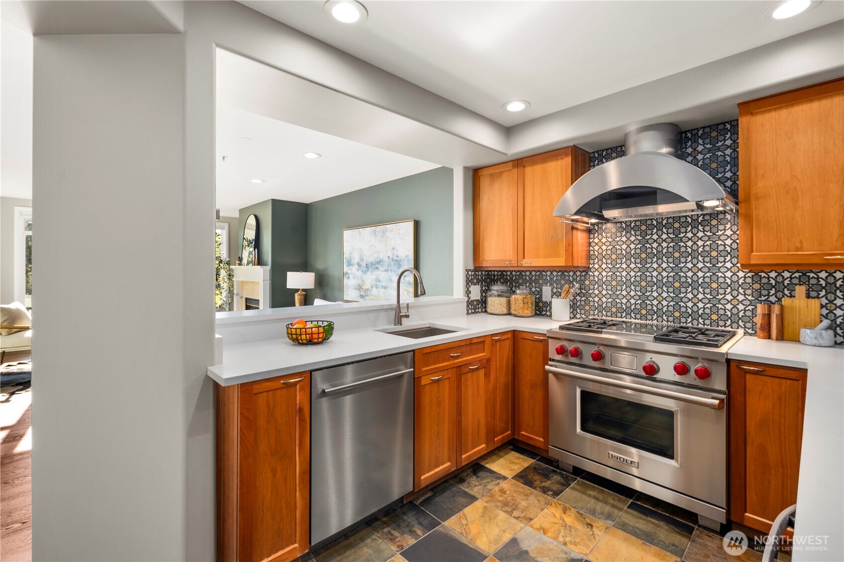 225 4th Avenue Unit: A504