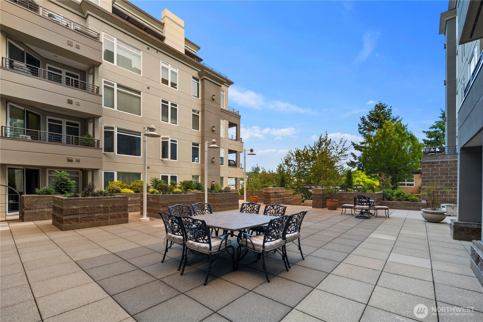 225 4th Avenue Unit: A504