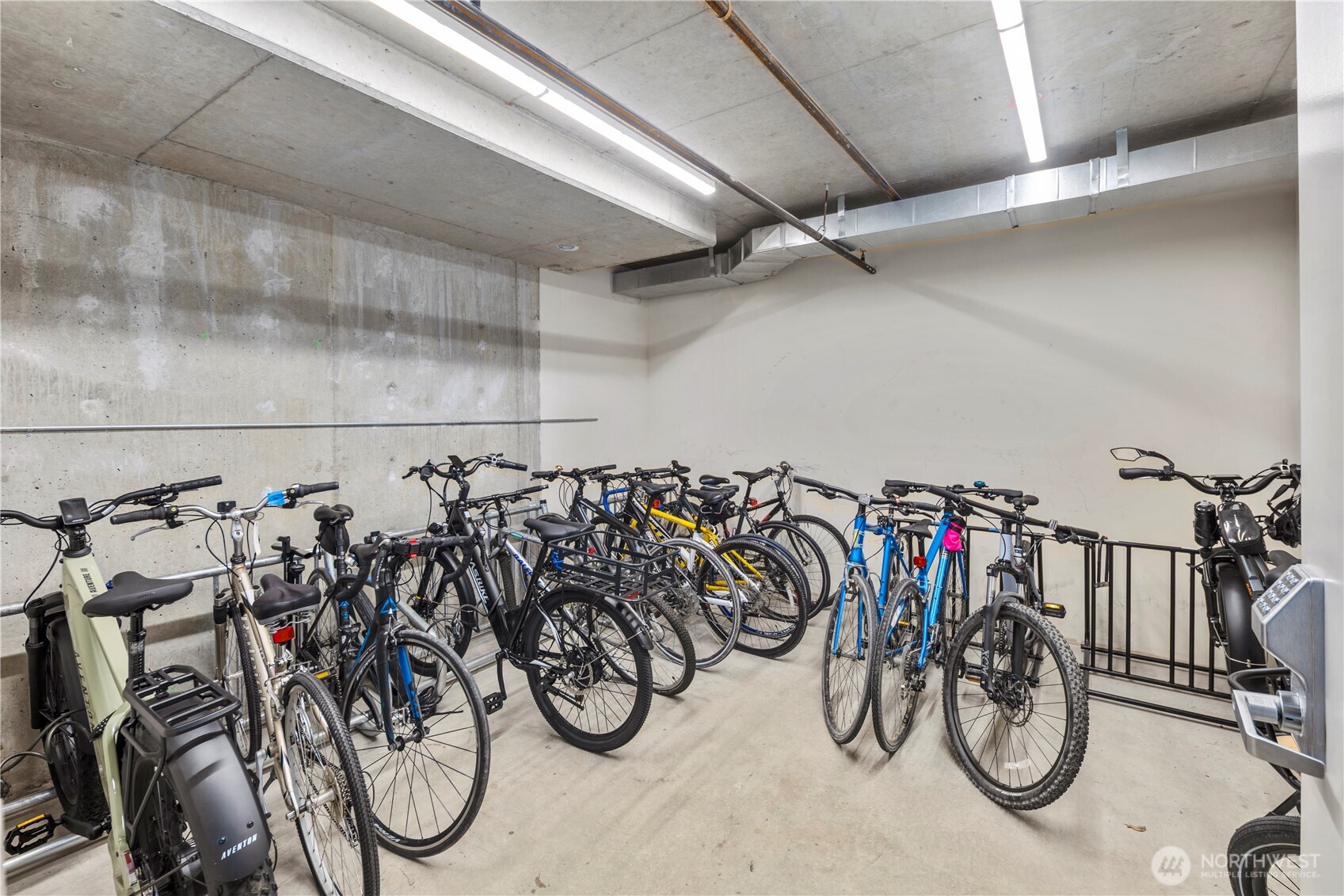 225 4th Ave Unit: A209