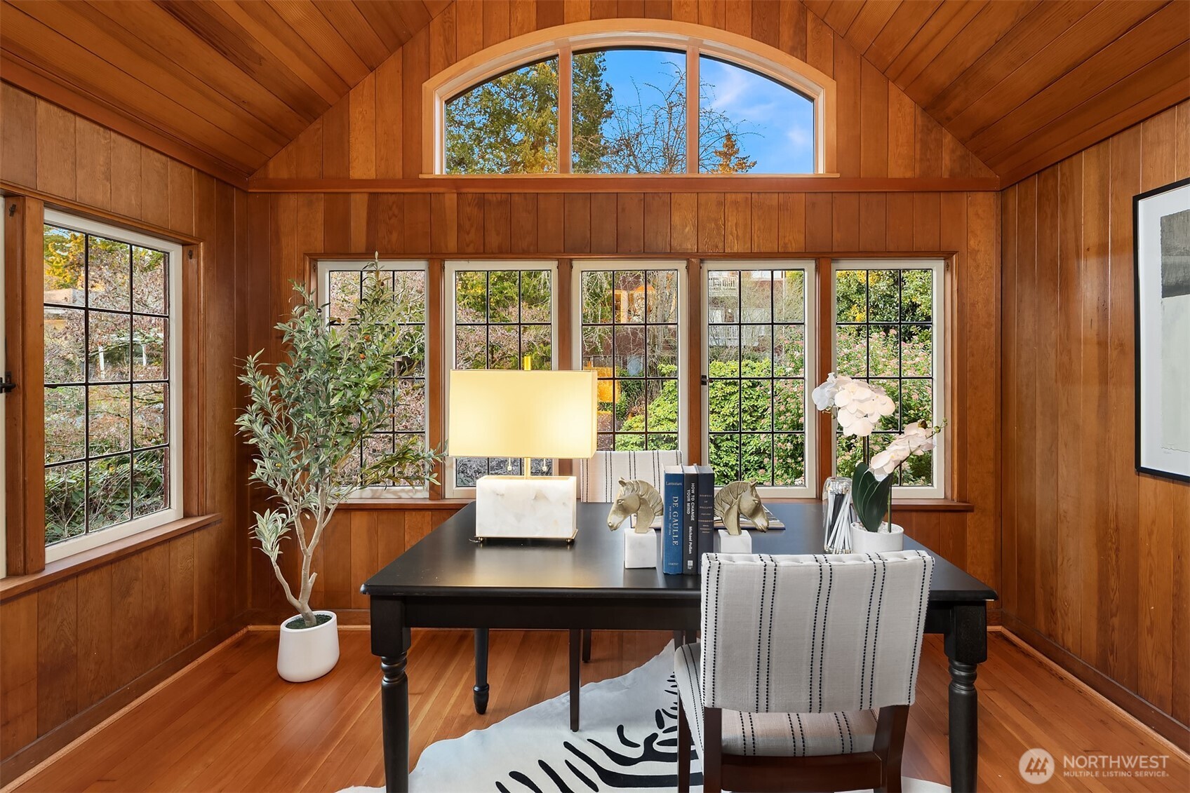 3419 E Laurelhurst Drive NE