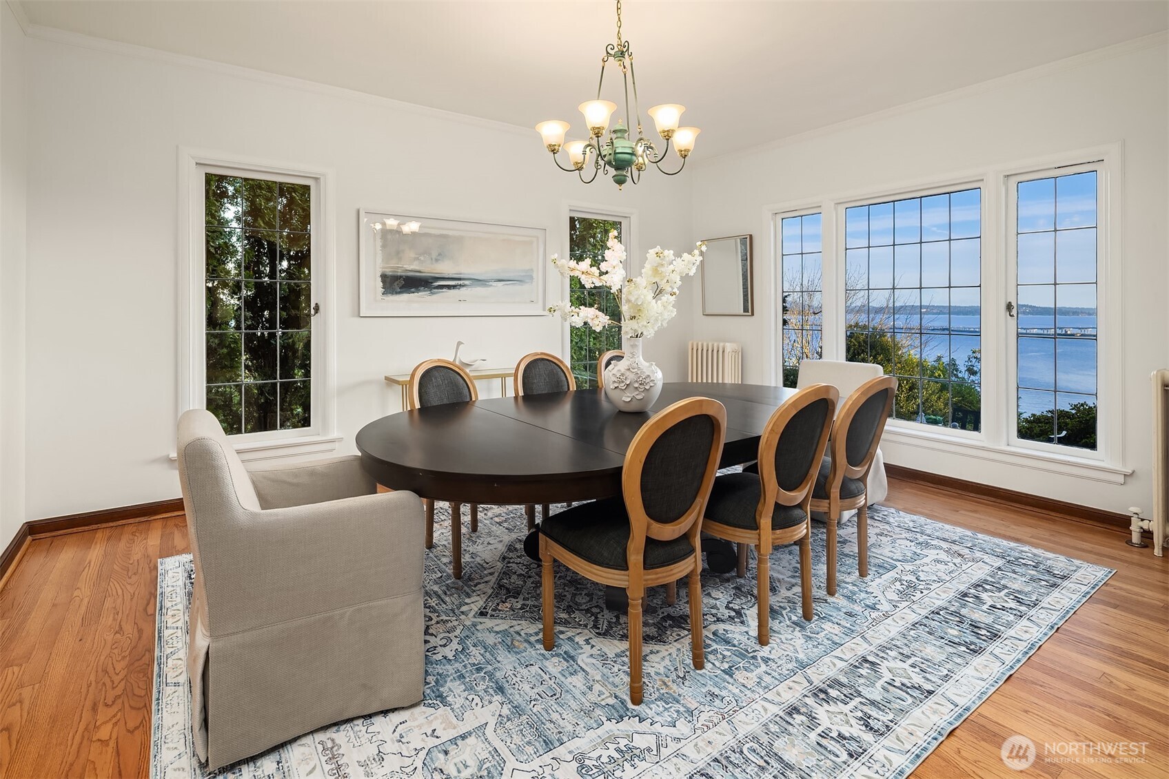 3419 E Laurelhurst Drive NE