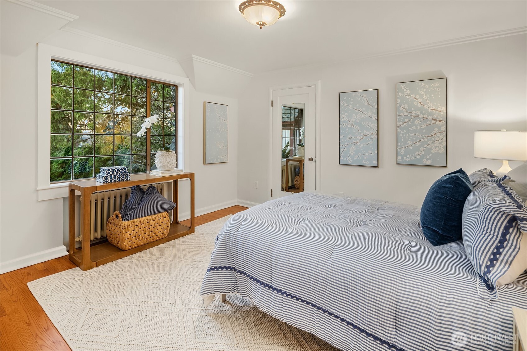 3419 E Laurelhurst Drive NE