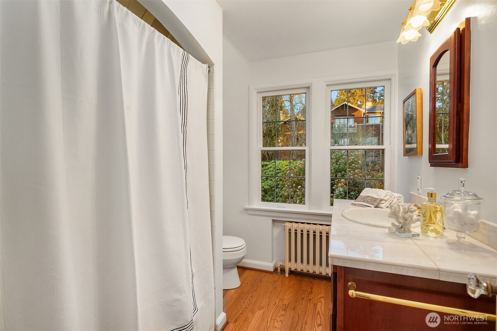 3419 E Laurelhurst Drive NE