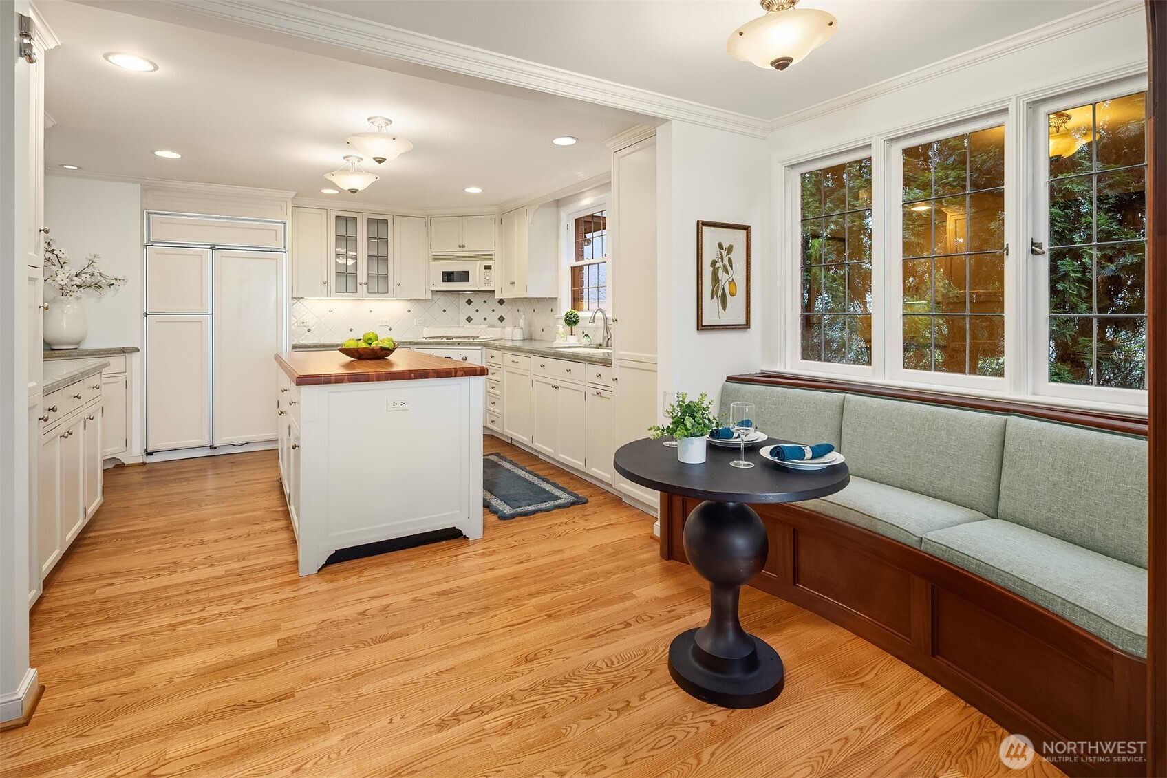 3419 E Laurelhurst Drive NE