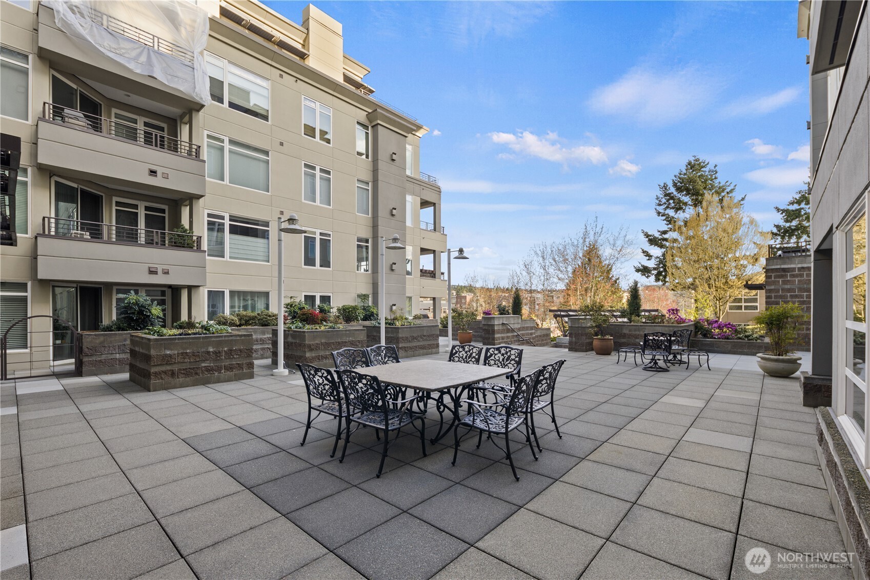 225 4th Avenue Unit: A304