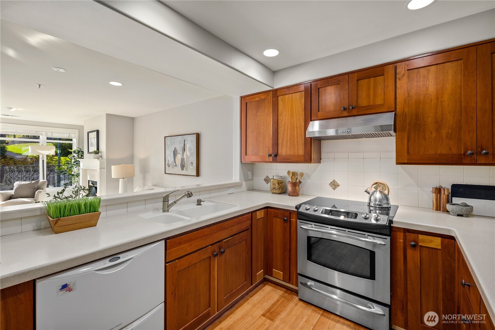 225 4th Avenue Unit: A304
