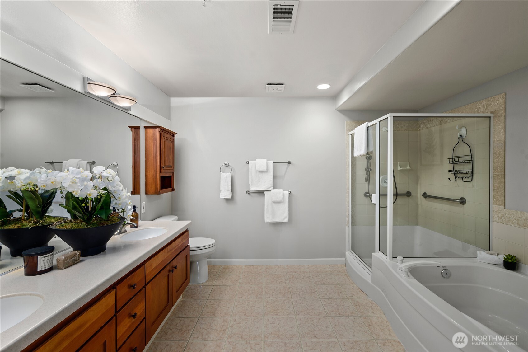 225 4th Avenue Unit: A304