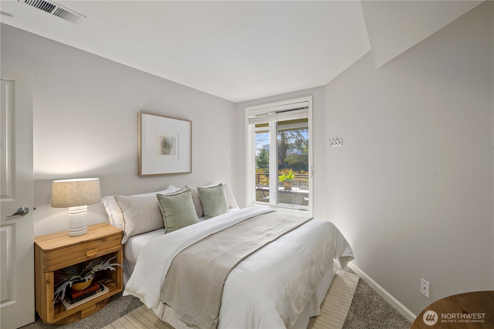 225 4th Avenue Unit: A304