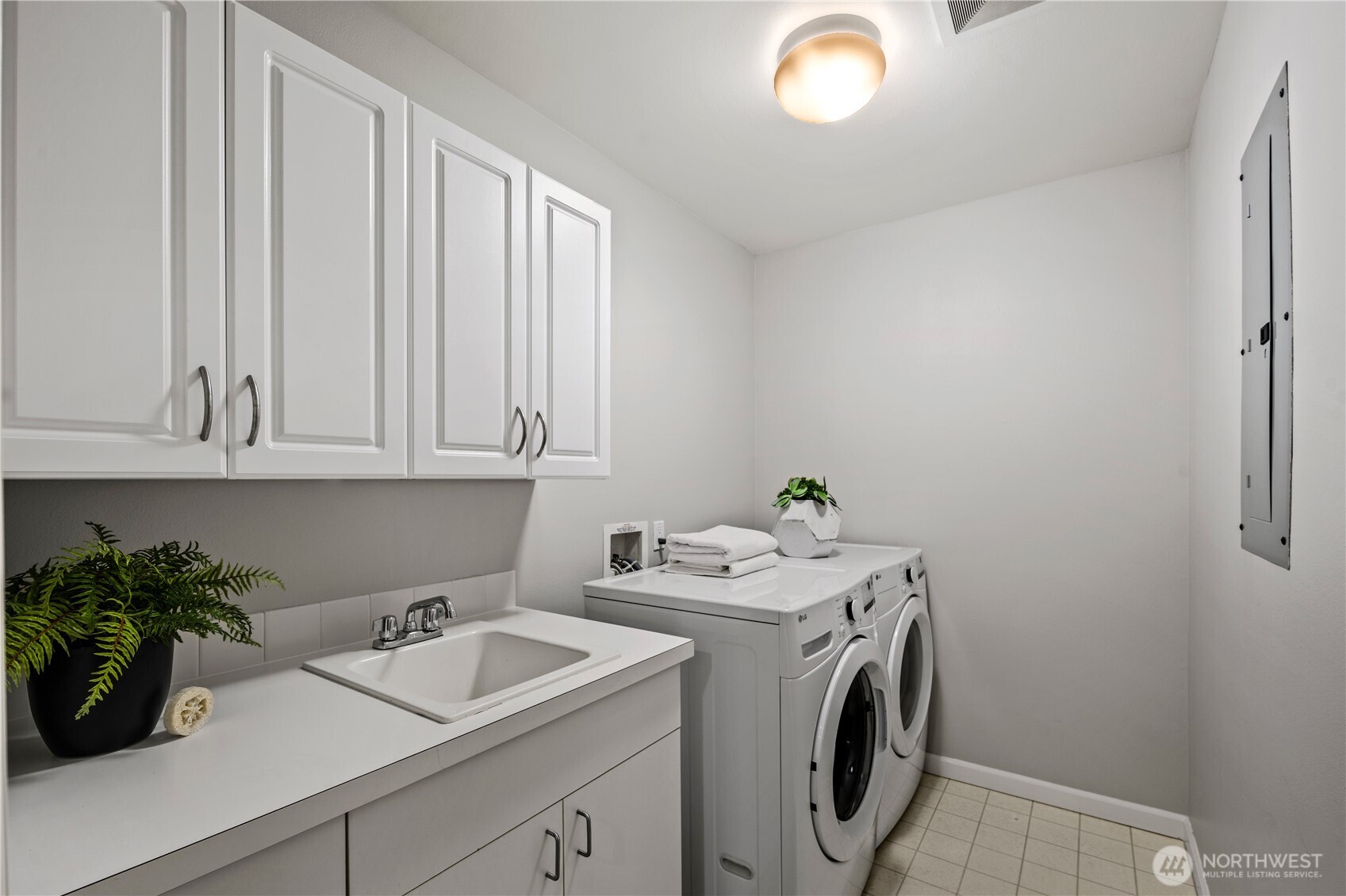 225 4th Avenue Unit: A304