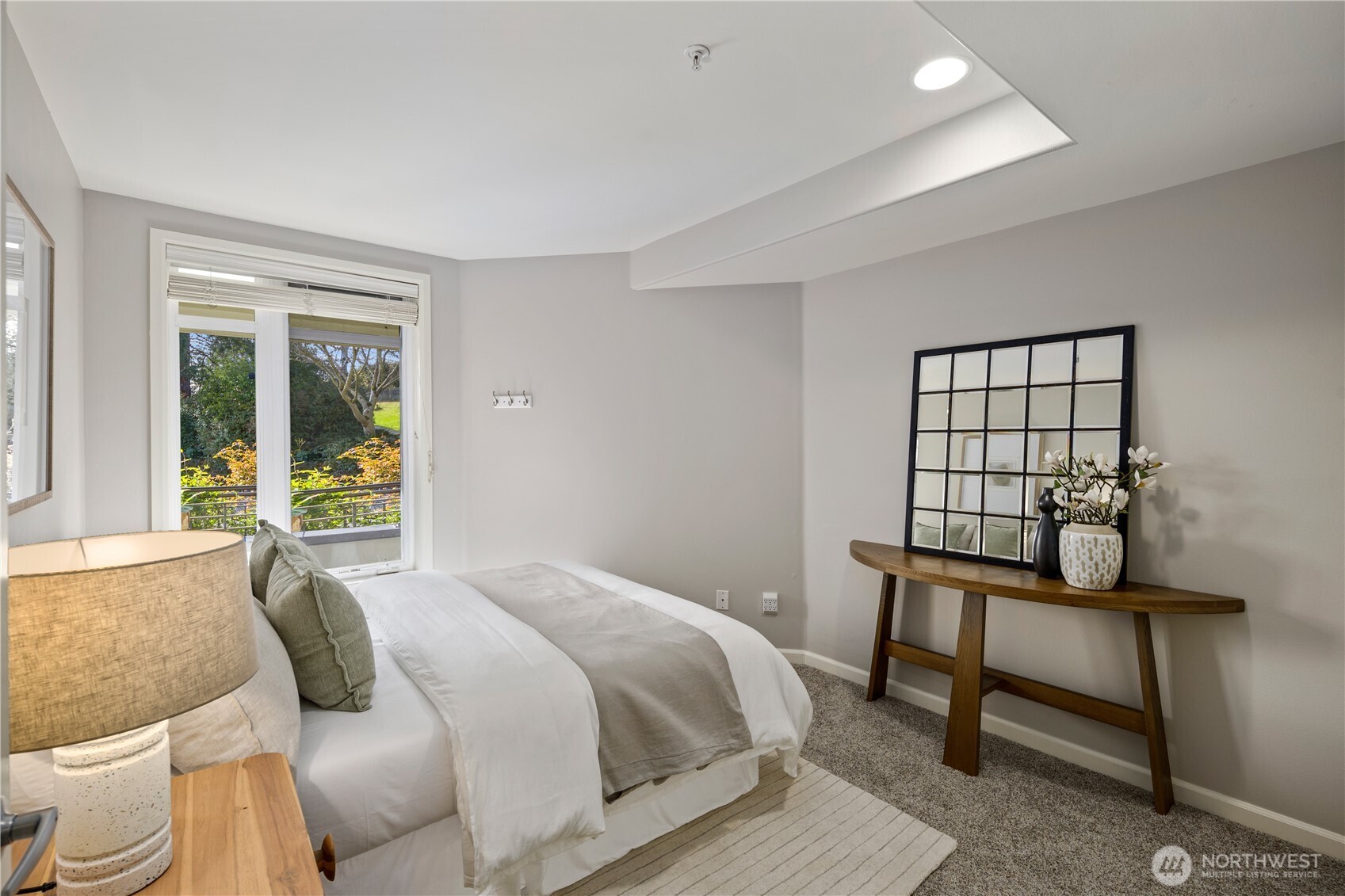 225 4th Avenue Unit: A304