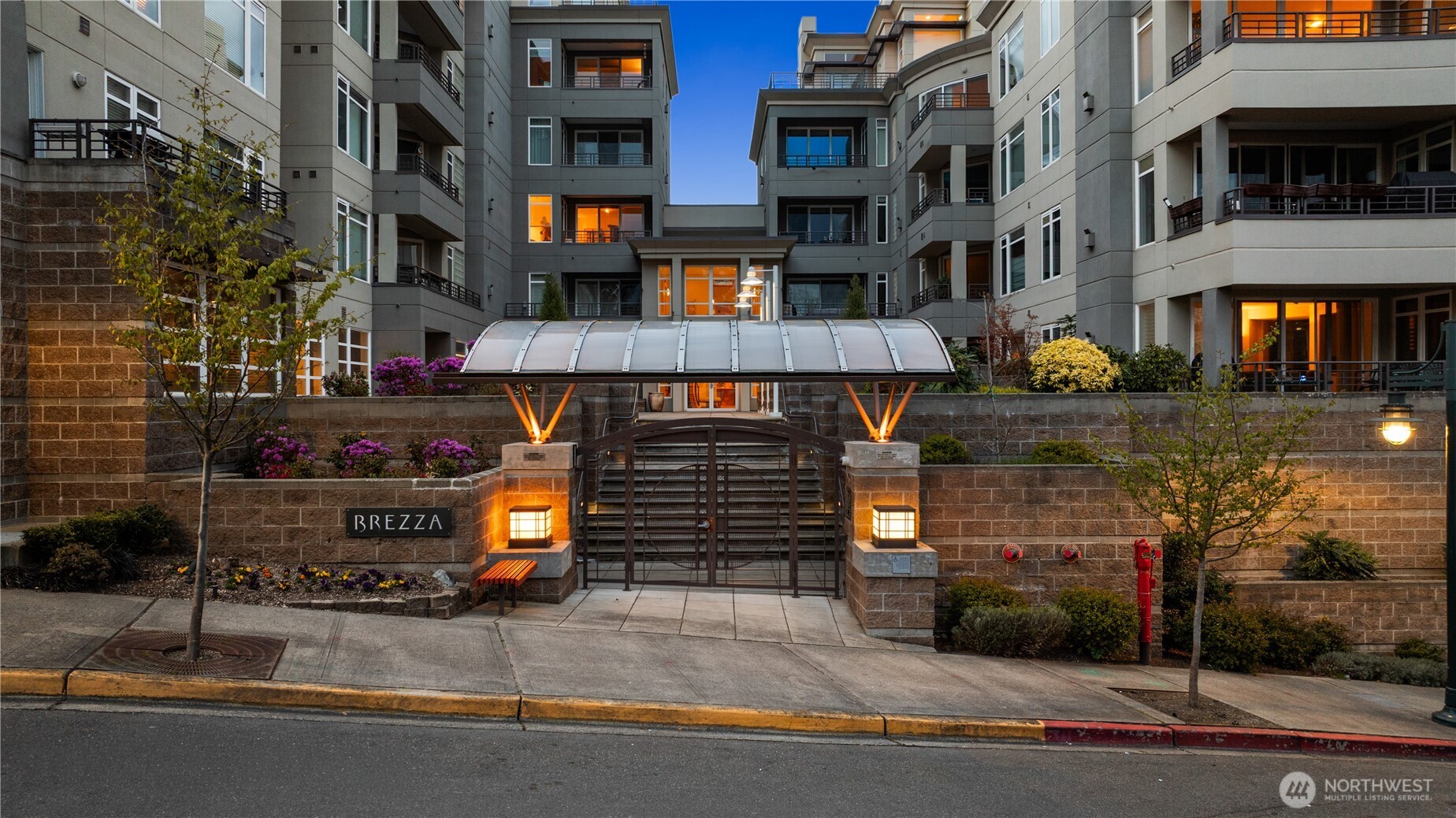 225 4th Avenue Unit: A304