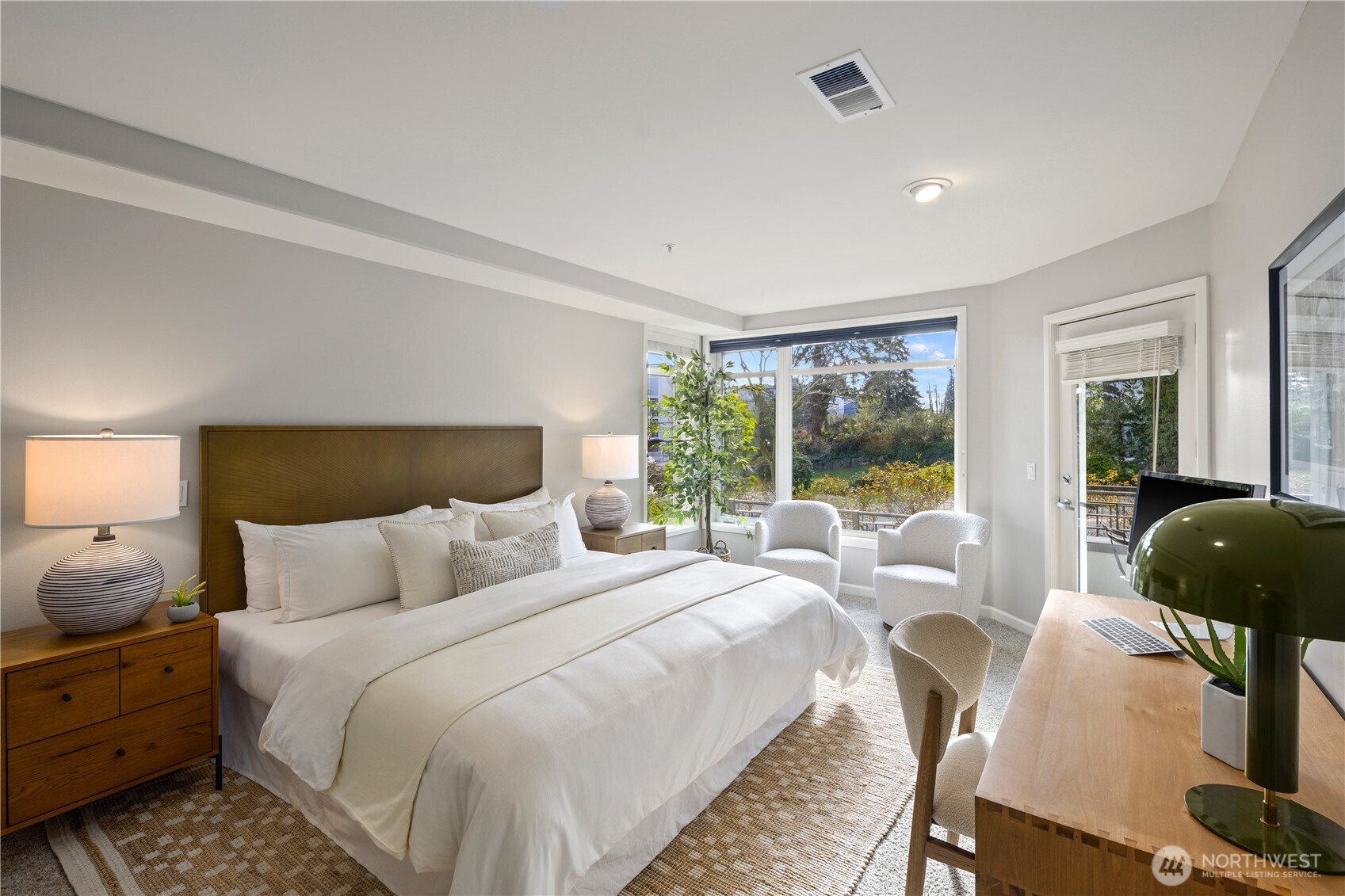 225 4th Avenue Unit: A304